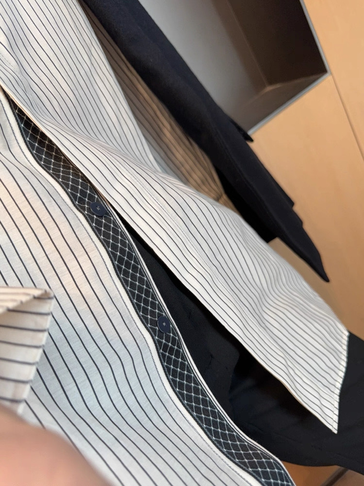 Luxury French Women’s Suit: Sandro’s High-Quality Shirt with Timeless Style and Versatile Appeal - 图片 6