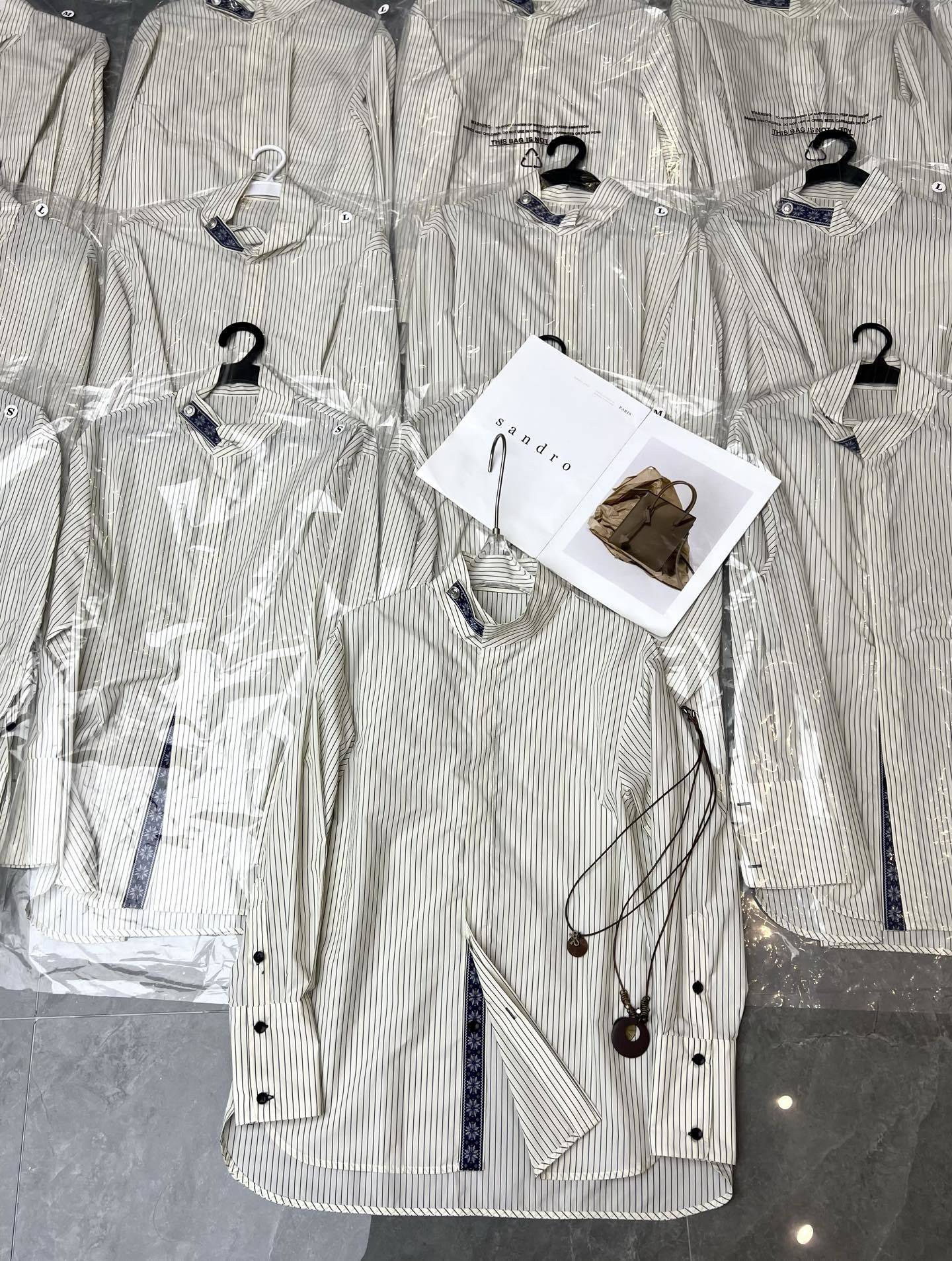 Luxury French Women’s Suit: Sandro’s High-Quality Shirt with Timeless Style and Versatile Appeal - 图片 3