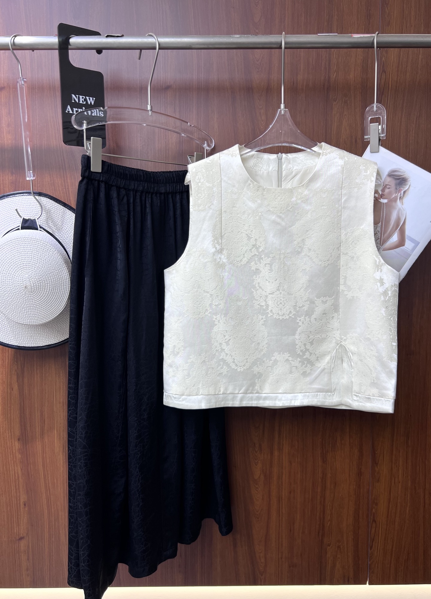 Elegant Jacquard Vest - Chinese Style Slim Fit Sleeveless Top 9 i1755078581981 8861 0 7