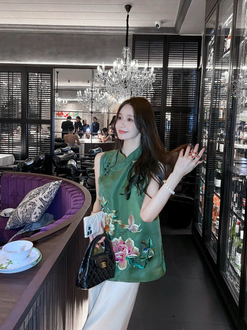 Elegant Floral Embroidery Vest, Chinese Style Sleeveless Top, S-XL 1 Elegant Floral Embroidery Vest, Chinese Style Sleeveless Top, S-XL