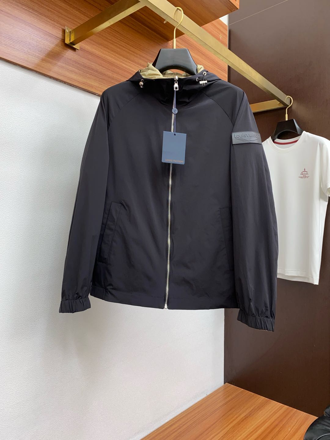  1v 路易威登 25新品双面夹克外套 时尚帅气，简约百搭款 定制原版面料 不仅挺括 保持潮流的廓形，又