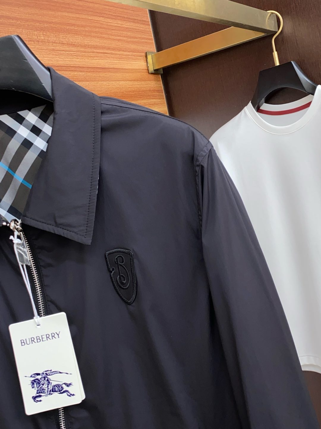  巴宝莉 25新品翻领双面外套 时尚帅气，简约百搭款 定制原版面料 不仅挺括 保持潮流的廓形，又穿着舒适