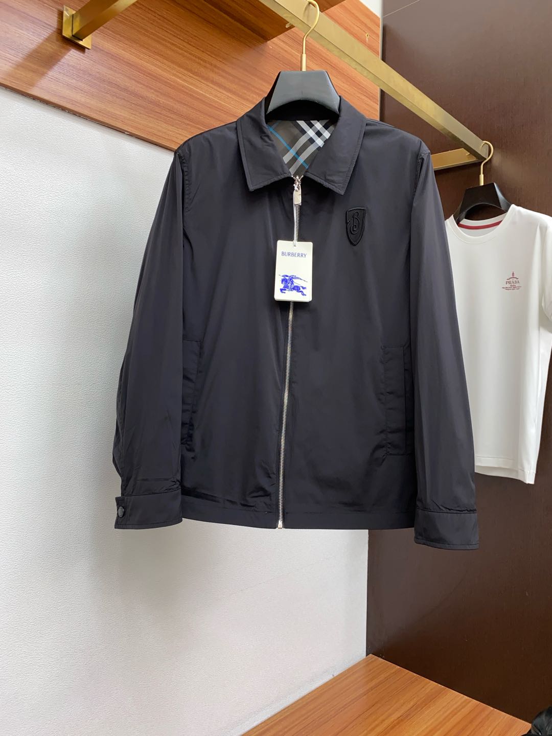  巴宝莉 25新品翻领双面外套 时尚帅气，简约百搭款 定制原版面料 不仅挺括 保持潮流的廓形，又穿着舒适