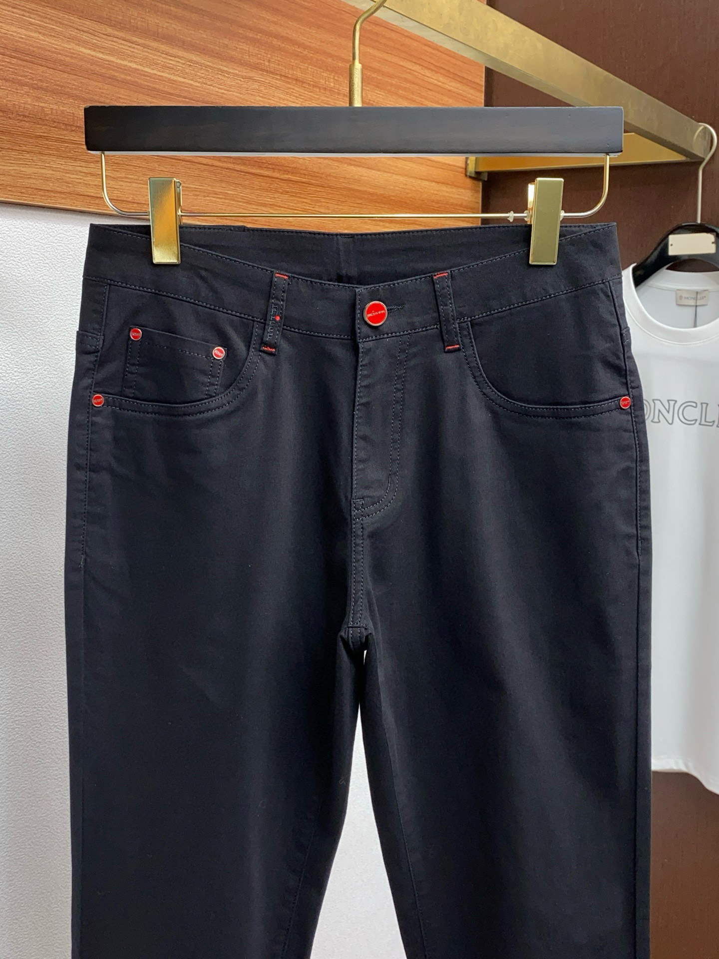 Title: Kiton 2025 P650 Bag Customization Summary Summary: Kiton 2025 offers custom leisure pants bags with high-quality materials and fine craftsmanship for top-tier fashion. - 图片 3