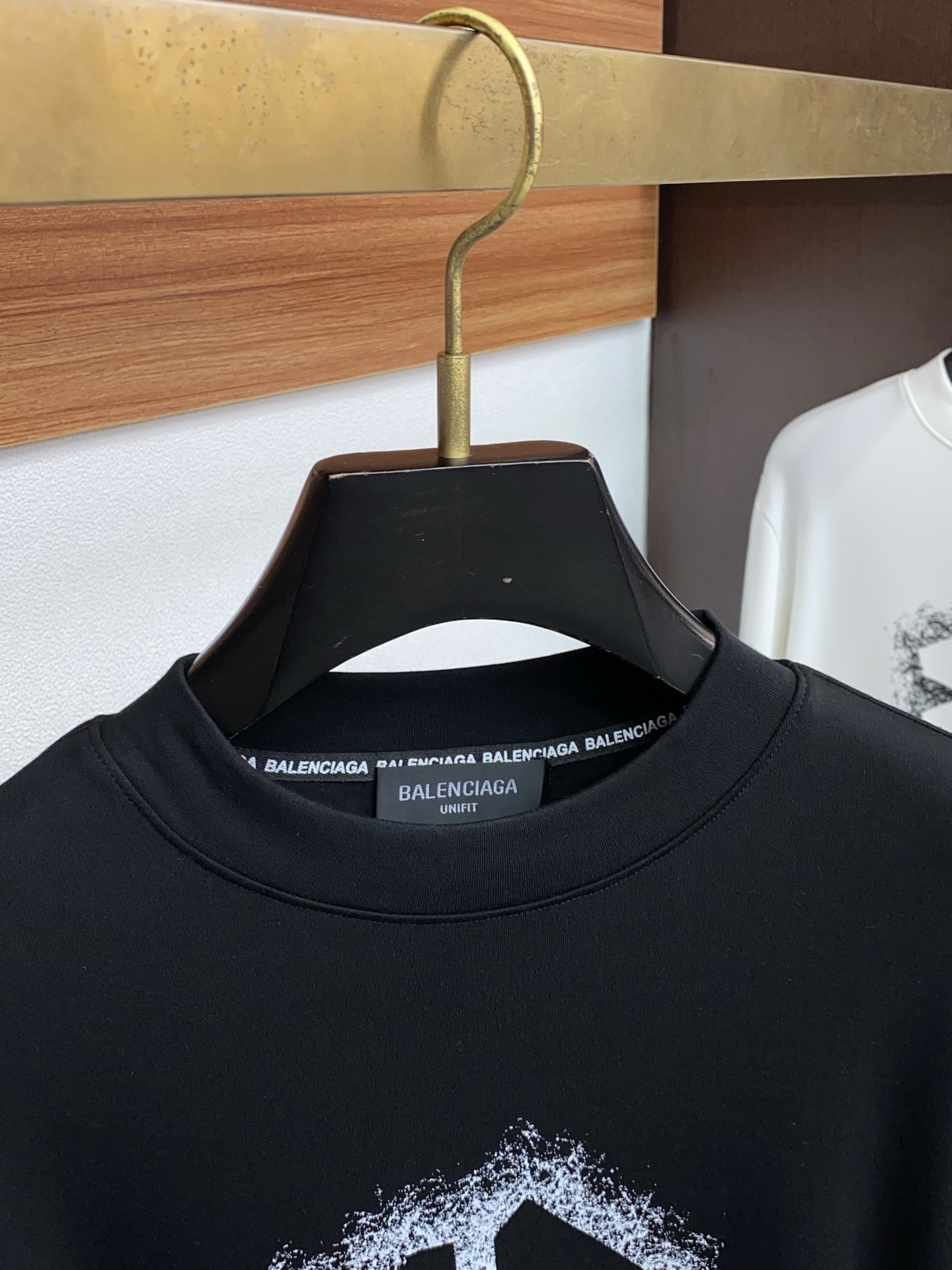 巴黎世家 25ss秋季 新品 新款贸易订单圆领长袖打底衫长袖T恤网红款！上身舒适透气，不僵硬，整体有着丰