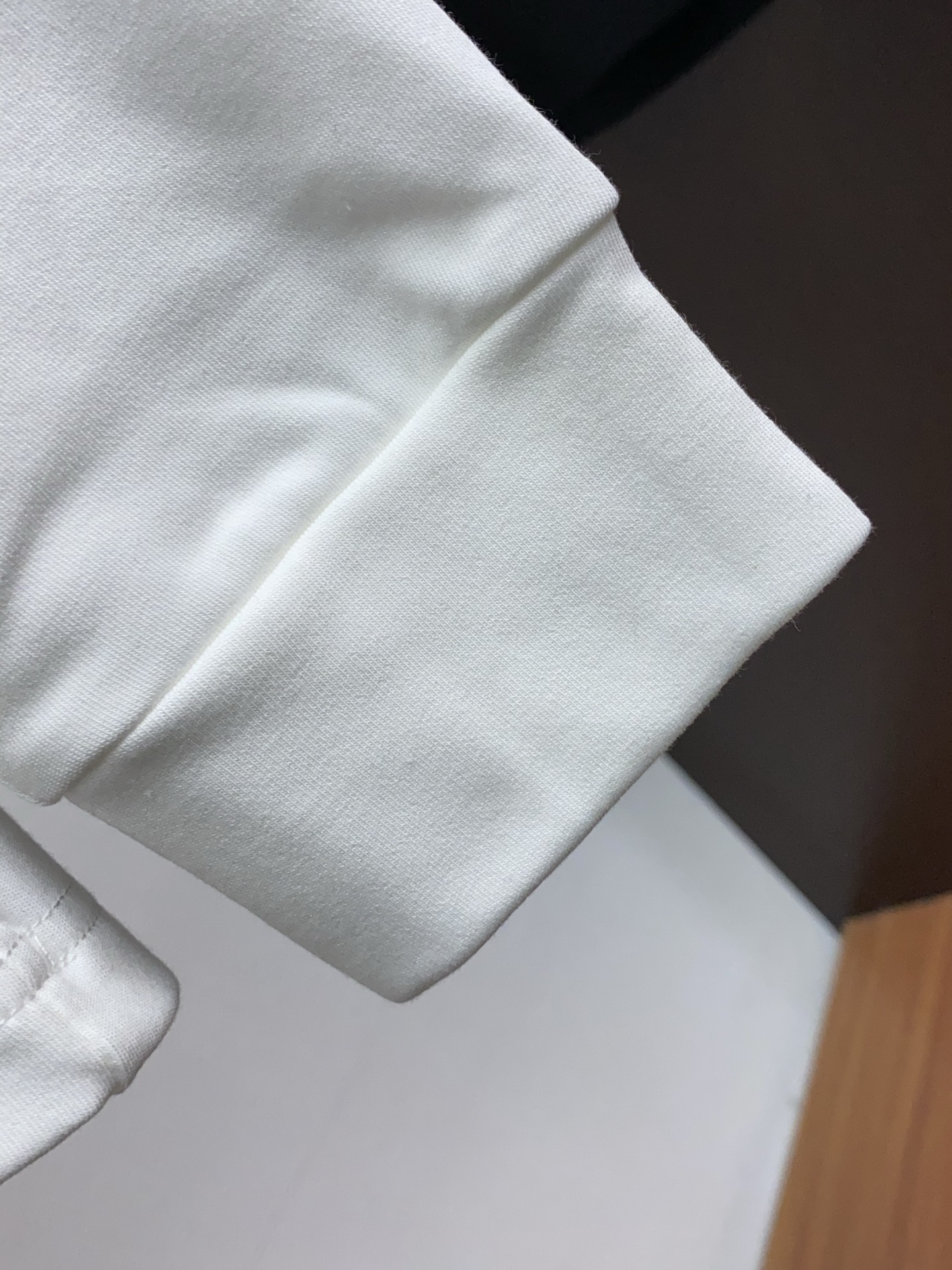 巴宝莉 25ss秋季 新品 新款贸易订单圆领长袖打底衫长袖T恤网红款！上身舒适透气，不僵硬，整体有着丰富