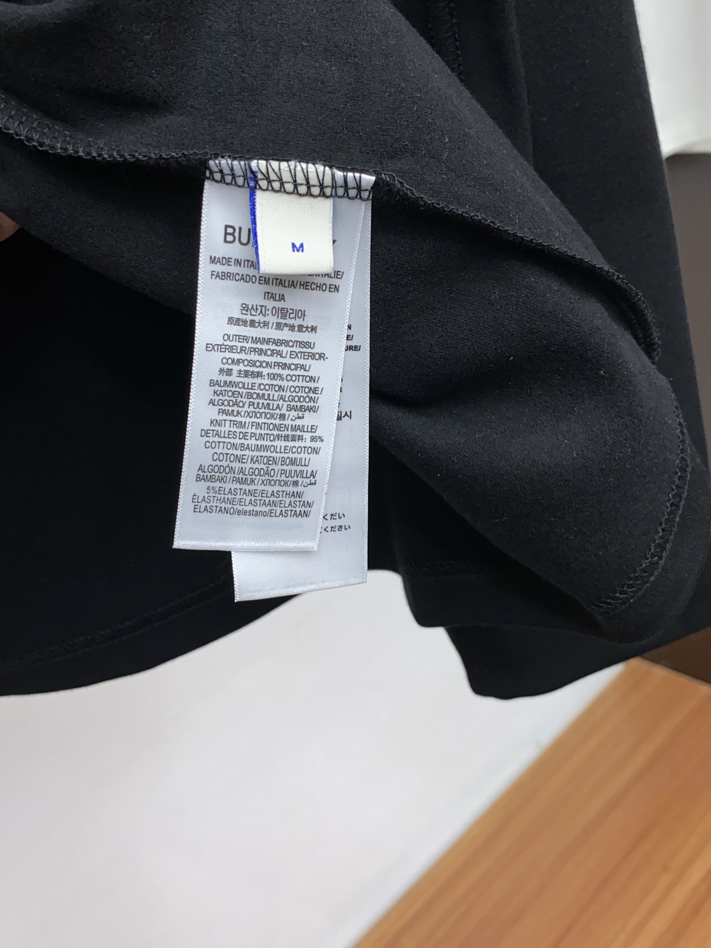 巴宝莉 25ss秋季 新品 新款贸易订单圆领长袖打底衫长袖T恤网红款！上身舒适透气，不僵硬，整体有着丰富