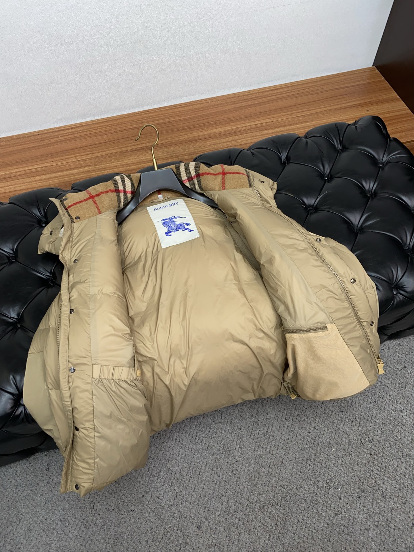 巴宝莉 秋冬新款官网同款原单羽绒服 新色系 香港专柜购入zP操作，定制面料，绝对的防风防水，堪称冬季里的