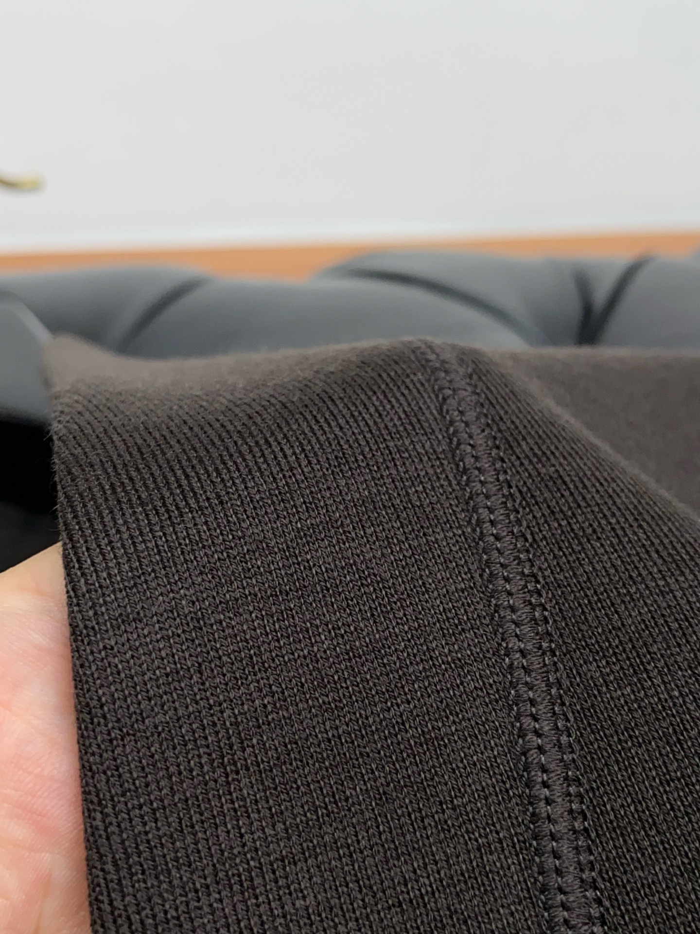 阿玛尼 2025ss早秋新款发布织针外套。春款外套！穿上就是舒适自在又显瘦的存在，慵懒而随性，结合干净简