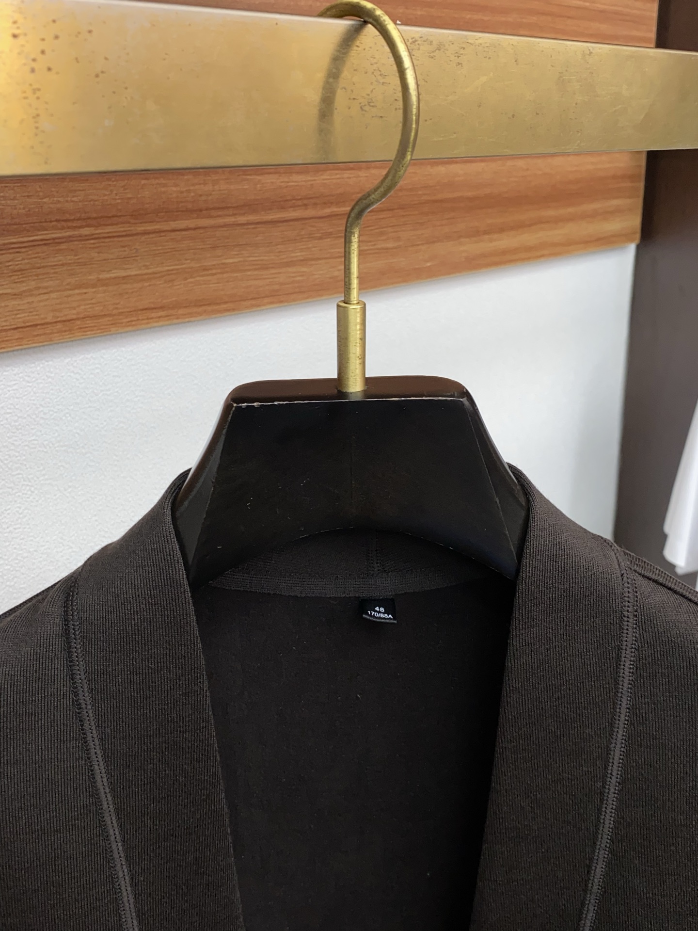 阿玛尼 2025ss早秋新款发布织针外套。春款外套！穿上就是舒适自在又显瘦的存在，慵懒而随性，结合干净简