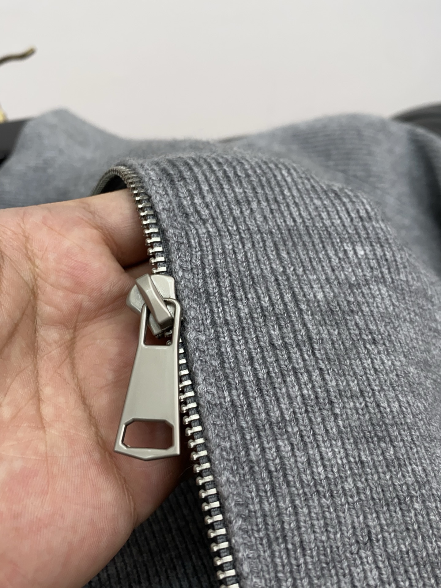 lP🆕 诺悠翩雅 2025ss早秋新款发布织针立领外套。春款外套！穿上就是舒适自在又显瘦的存在，慵懒而随