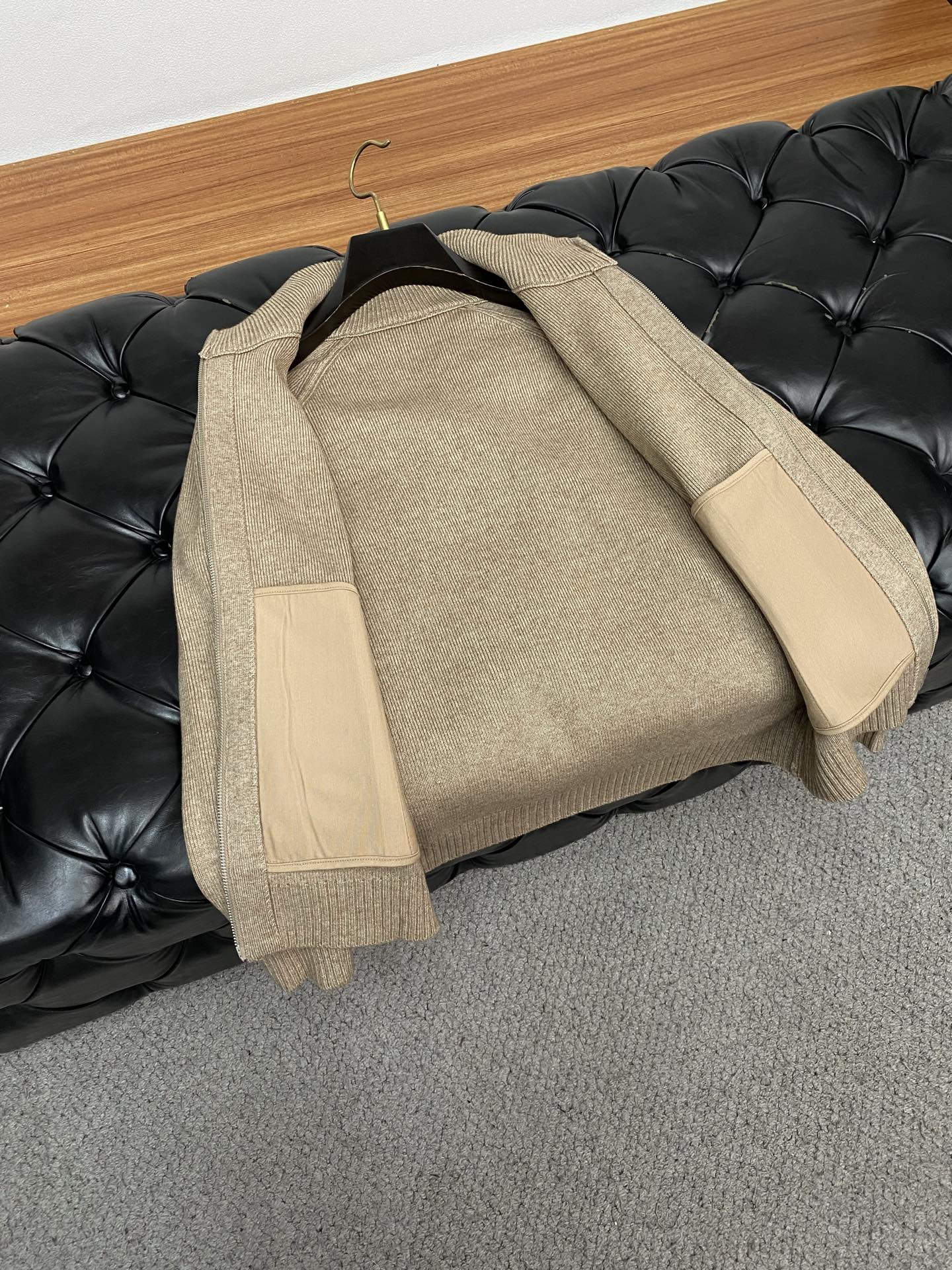 lP🆕 诺悠翩雅 2025ss早秋新款发布织针立领外套。春款外套！穿上就是舒适自在又显瘦的存在，慵懒而随