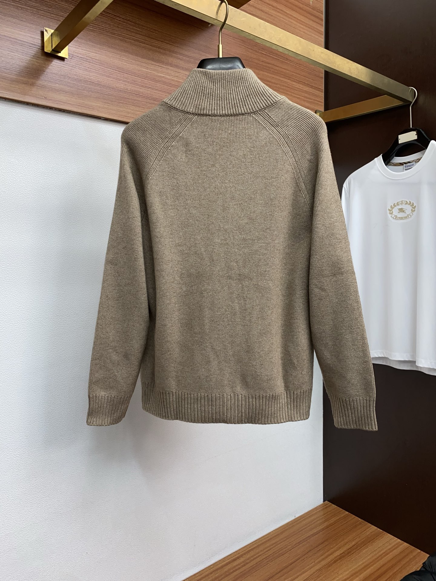 lP🆕 诺悠翩雅 2025ss早秋新款发布织针立领外套。春款外套！穿上就是舒适自在又显瘦的存在，慵懒而随