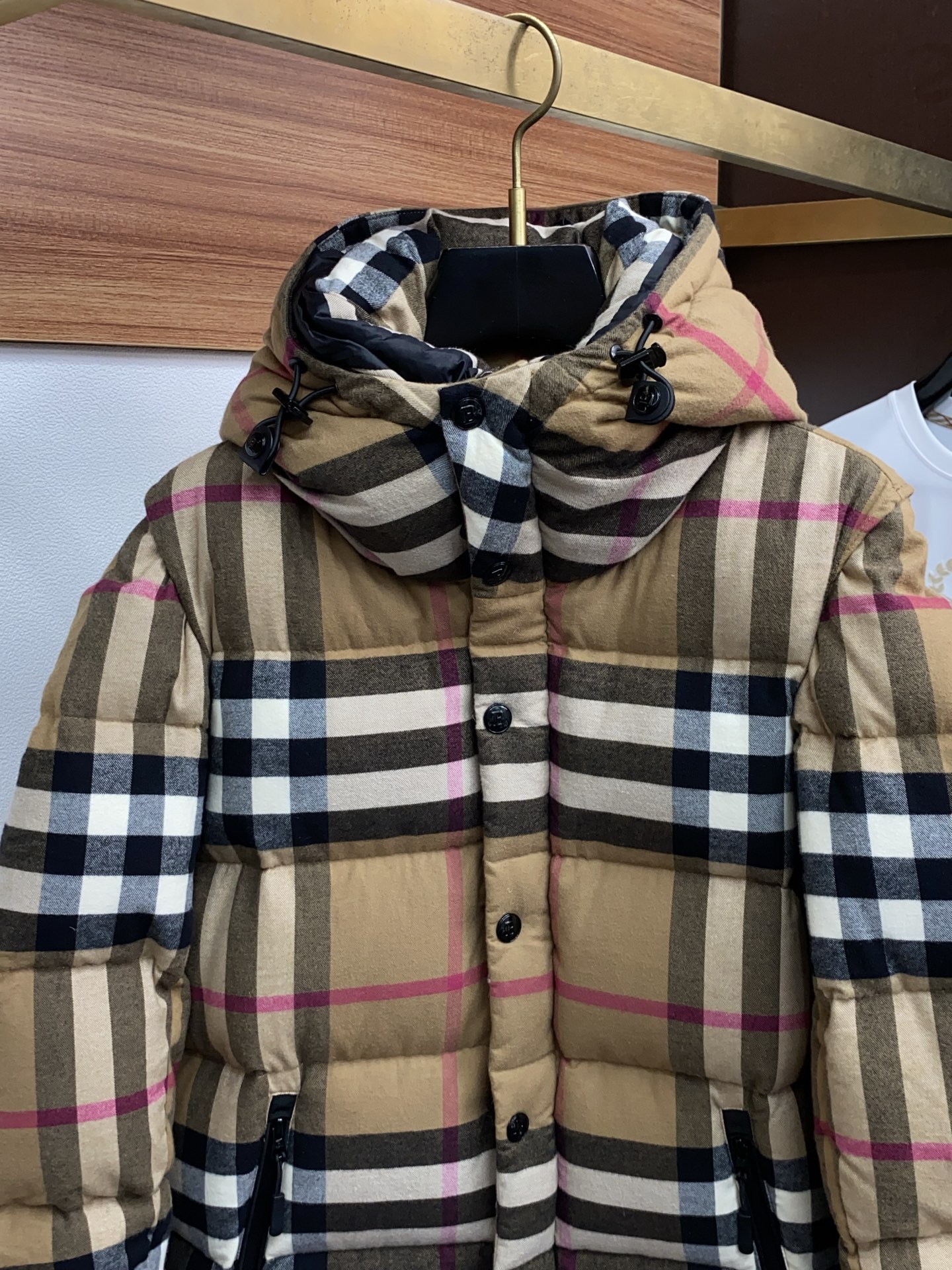 巴宝莉 秋冬新款官网同款原单羽绒服 新色系 香港专柜购入zP操作，定制面料，绝对的防风防水，堪称冬季里的