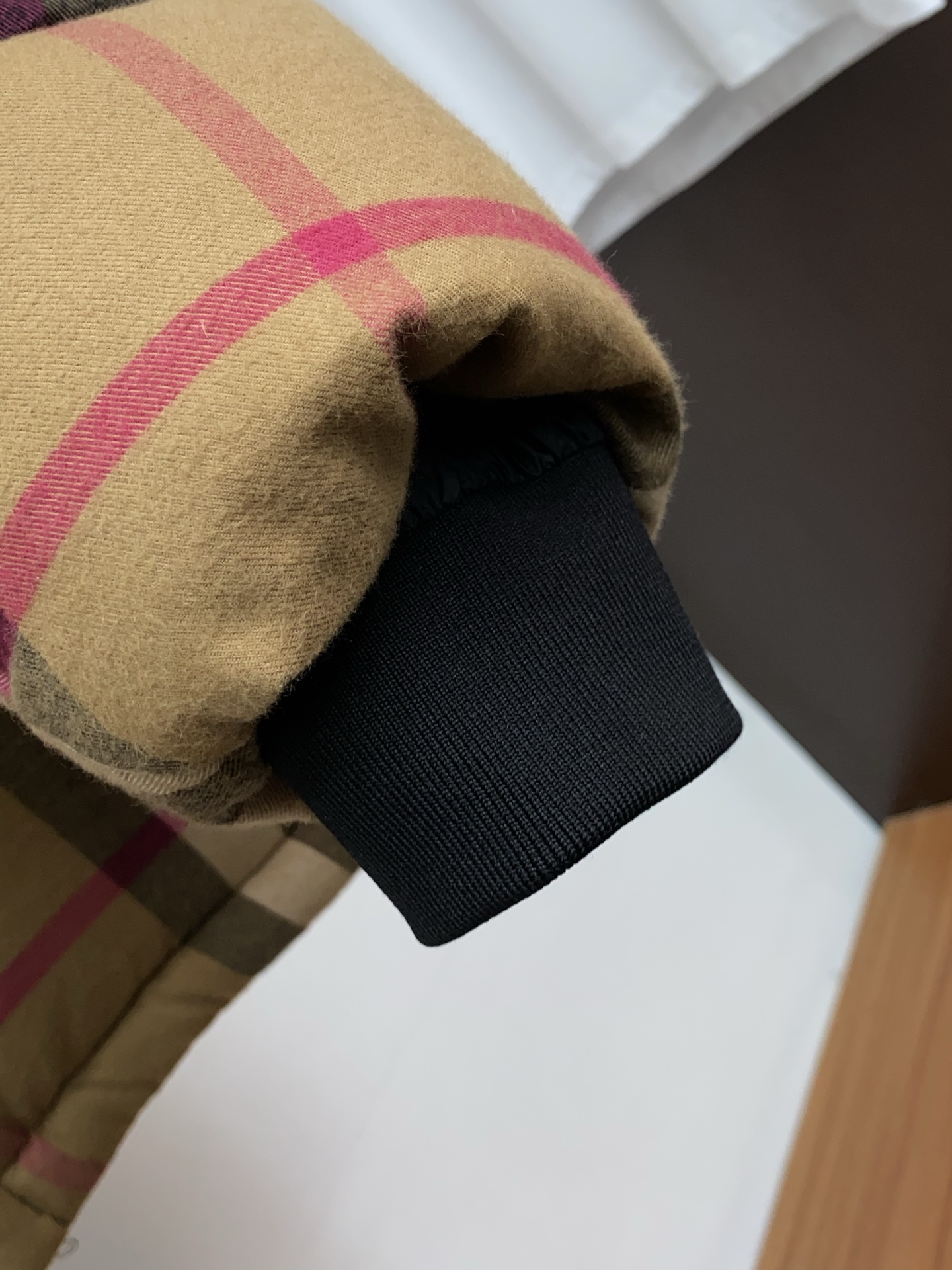巴宝莉 秋冬新款官网同款原单羽绒服 新色系 香港专柜购入zP操作，定制面料，绝对的防风防水，堪称冬季里的