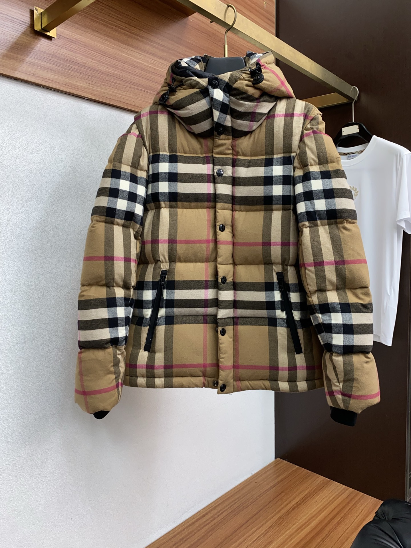 巴宝莉 秋冬新款官网同款原单羽绒服 新色系 香港专柜购入zP操作，定制面料，绝对的防风防水，堪称冬季里的