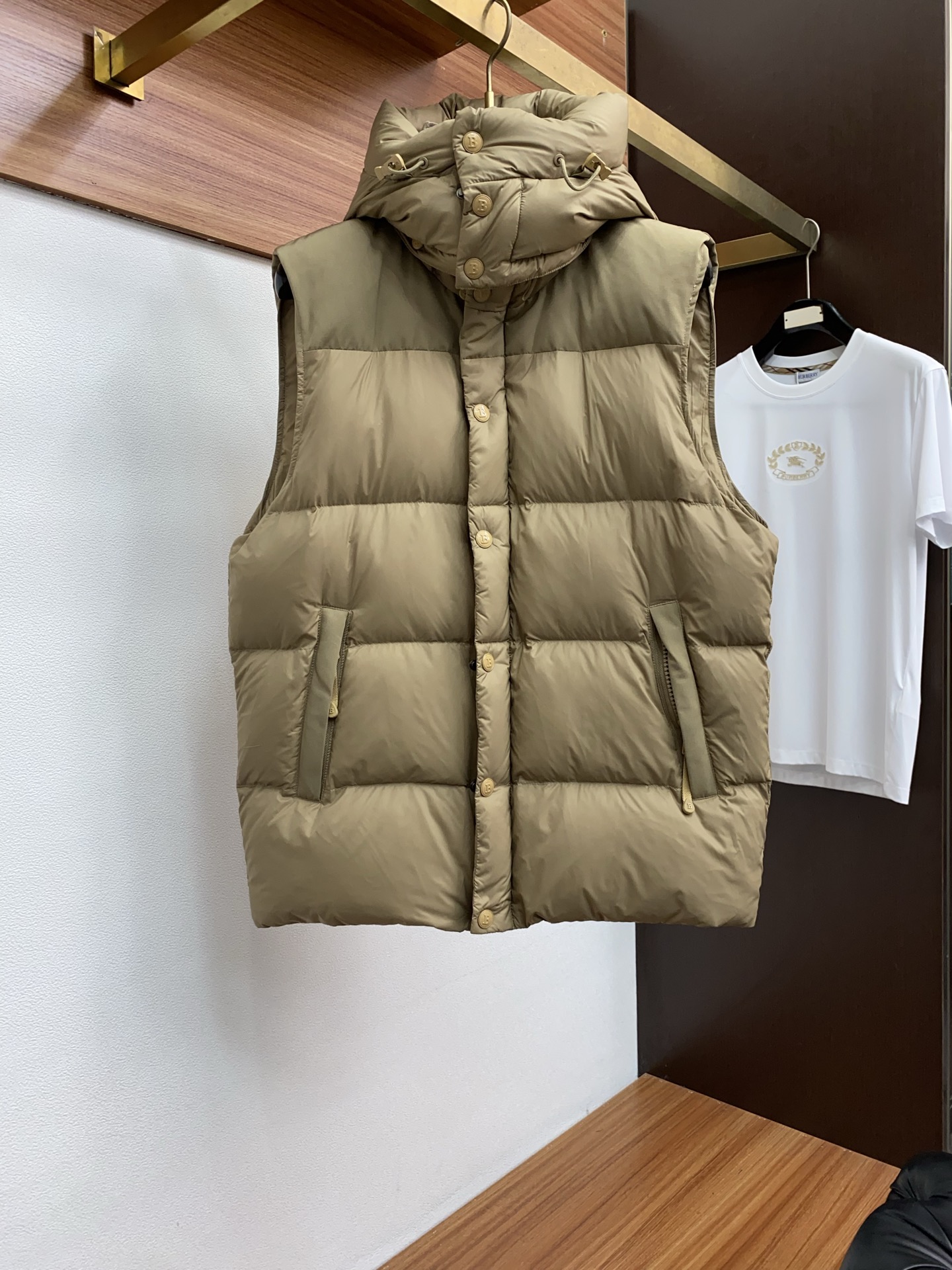 巴宝莉 秋冬新款官网同款原单羽绒服 新色系 香港专柜购入zP操作，定制面料，绝对的防风防水，堪称冬季里的