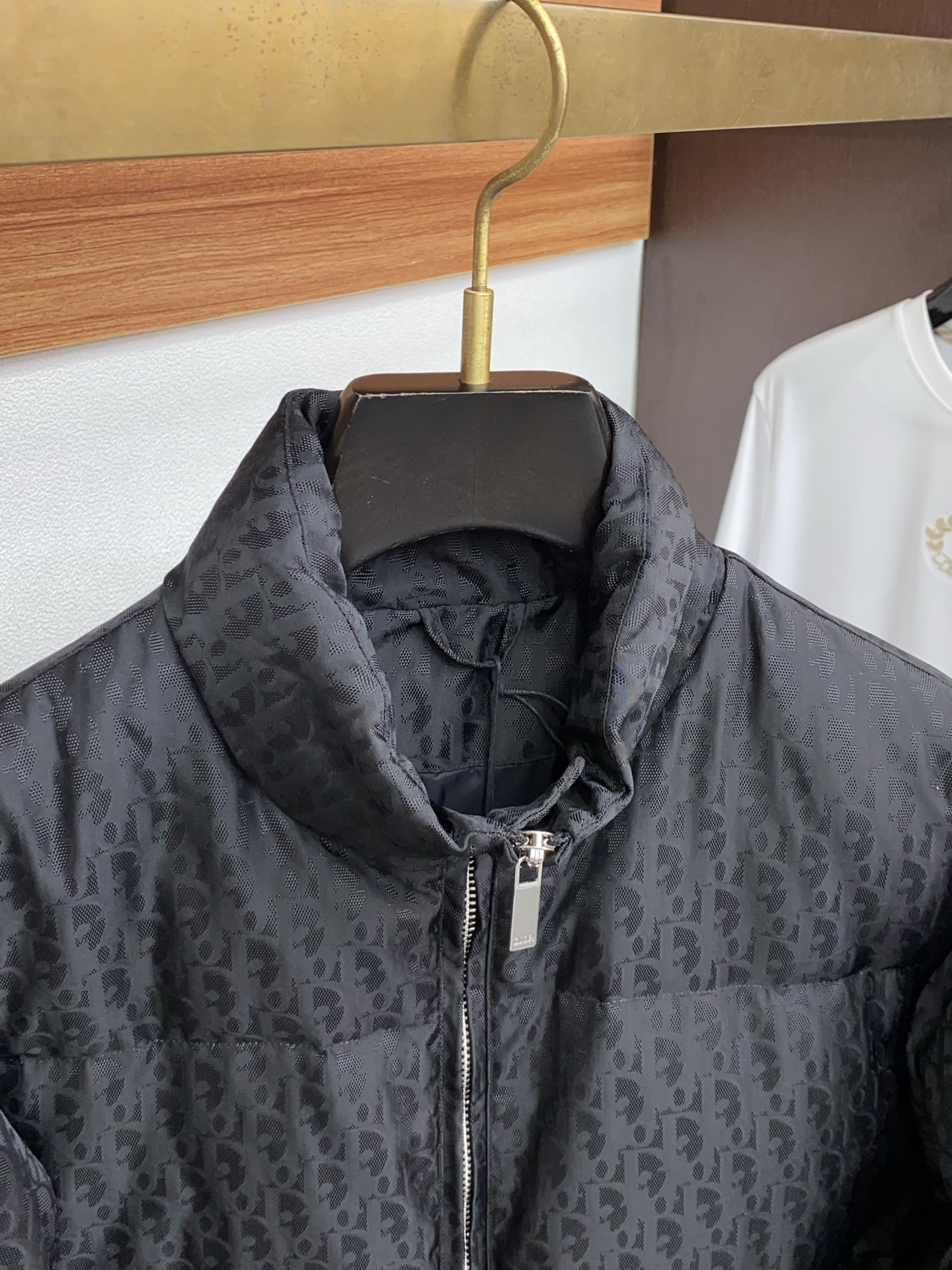 Dior 迪奥 25秋冬男士时尚羽绒服 轻奢时尚休闲风格，轻盈保暖柔软！低调系列时尚百搭，就是有型！香港