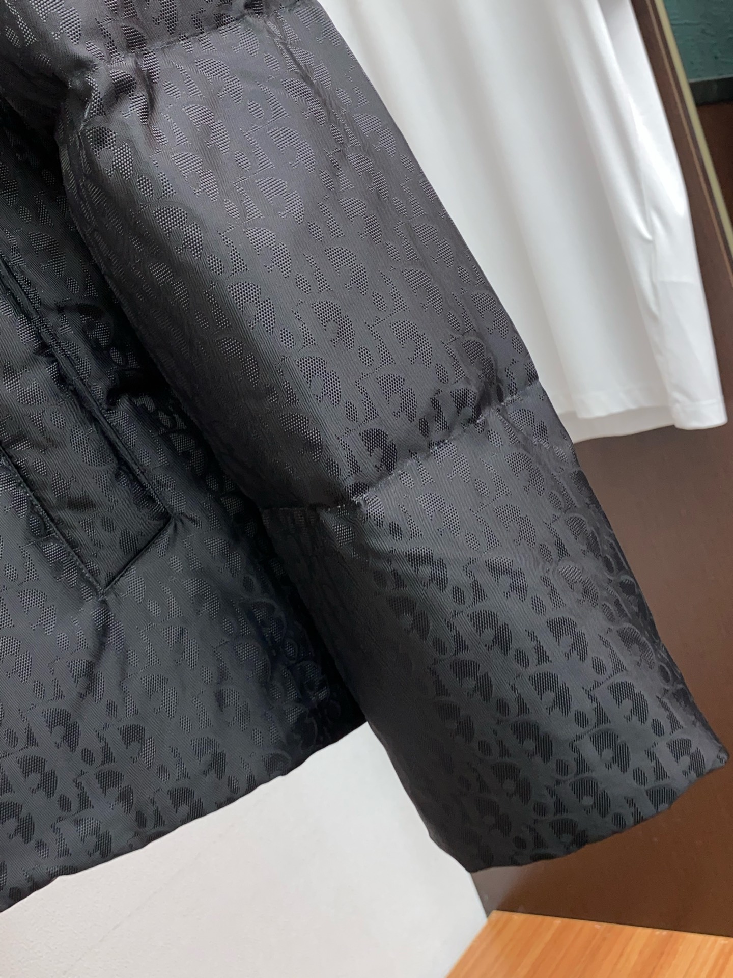 Dior 迪奥 25秋冬男士时尚羽绒服 轻奢时尚休闲风格，轻盈保暖柔软！低调系列时尚百搭，就是有型！香港