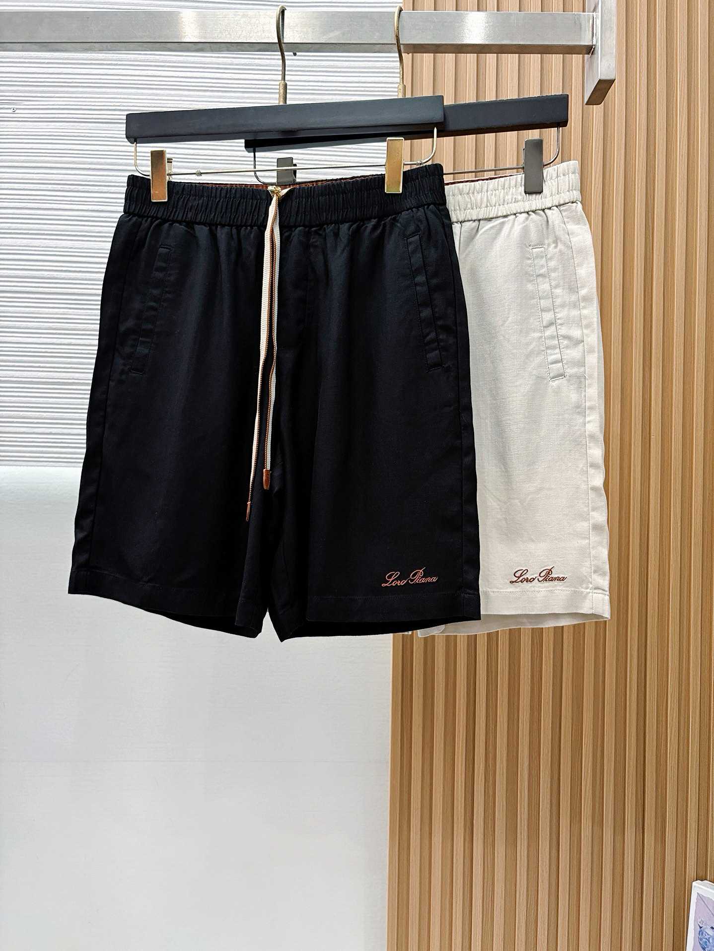 Loro Piana 诺悠翩雅 2026春夏季新款，最新休闲短裤。原版裤型上身休闲百搭 定制麻棉面料 l