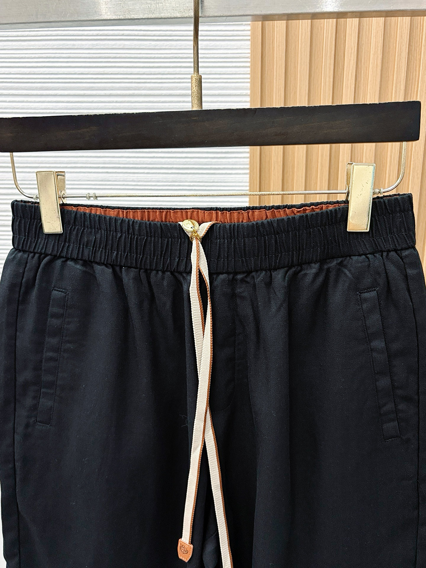 Loro Piana 诺悠翩雅 2026春夏季新款，最新休闲短裤。原版裤型上身休闲百搭 定制麻棉面料 l