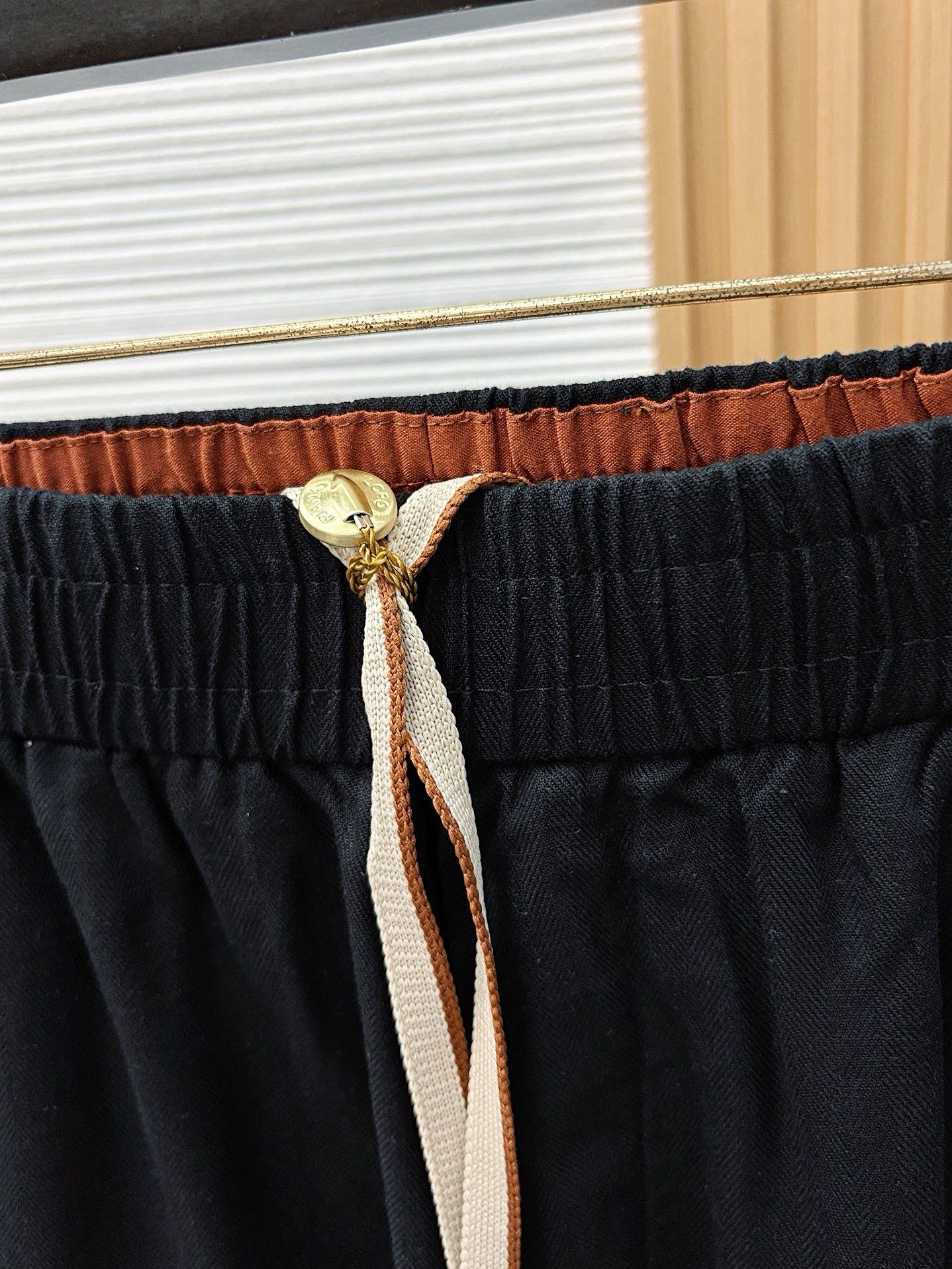 Loro Piana 诺悠翩雅 2026春夏季新款，最新休闲短裤。原版裤型上身休闲百搭 定制麻棉面料 l