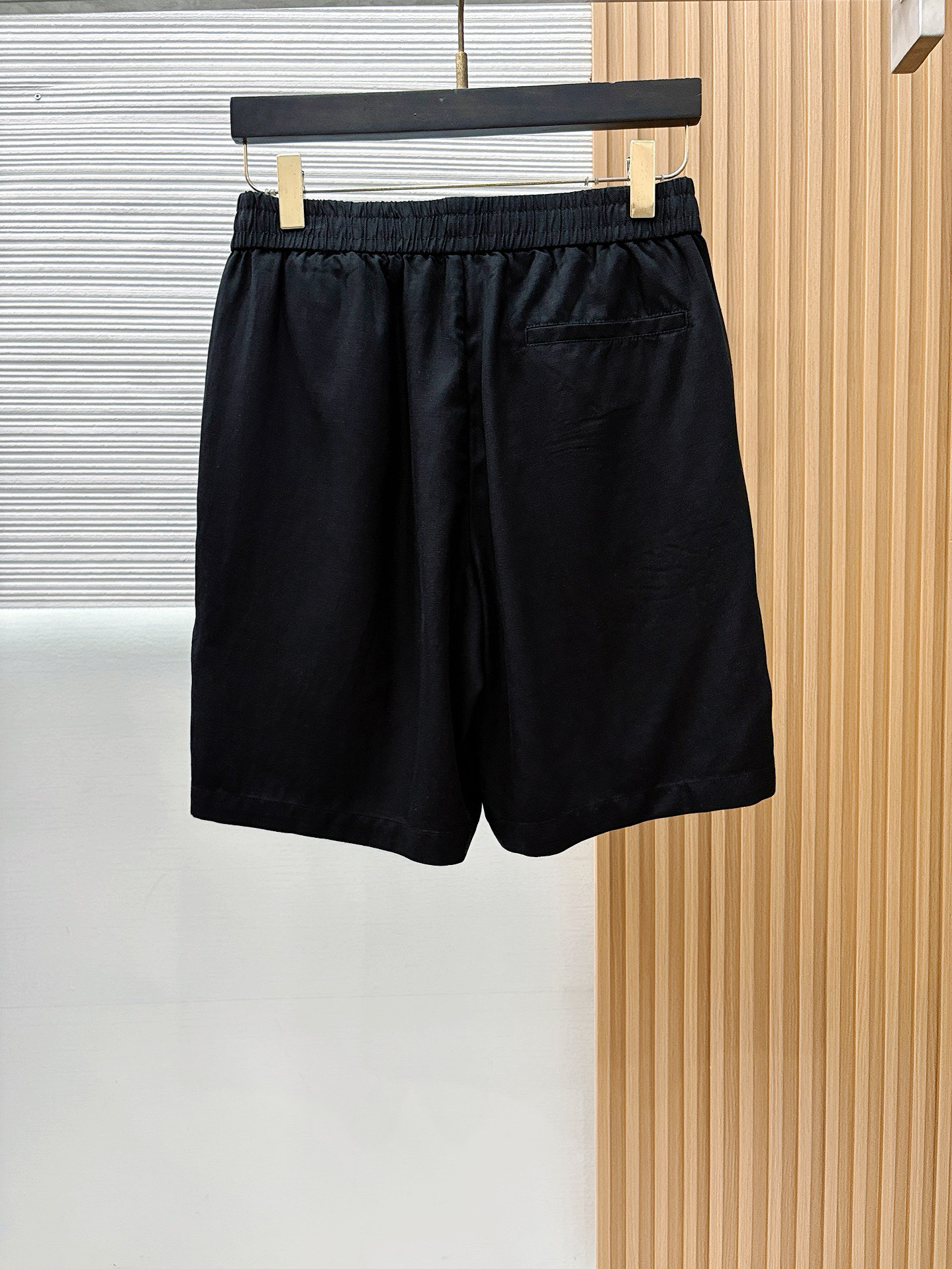 Loro Piana 诺悠翩雅 2026春夏季新款，最新休闲短裤。原版裤型上身休闲百搭 定制麻棉面料 l