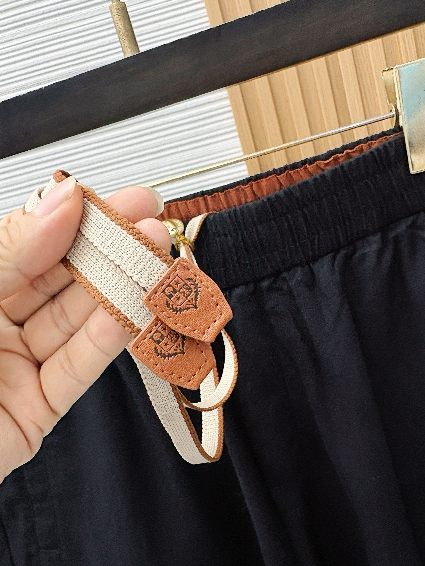 Loro Piana 诺悠翩雅 2026春夏季新款，最新休闲短裤。原版裤型上身休闲百搭 定制麻棉面料 l