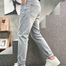 迪奥 高端定制、2026早春最新款牛仔裤 柜台同步发售 原版定制复刻 客供五金辅料 原单品质 进口牛仔面 迪奥 高端定制、2026早春最新款牛仔裤 柜台同步发售 原版定制复刻 客供五金辅料 原单品质 进口牛仔面