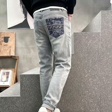 迪奥 高端定制、2026早春最新款牛仔裤 柜台同步发售 原版定制复刻 客供五金辅料 原单品质 进口牛仔面 迪奥 高端定制、2026早春最新款牛仔裤 柜台同步发售 原版定制复刻 客供五金辅料 原单品质 进口牛仔面