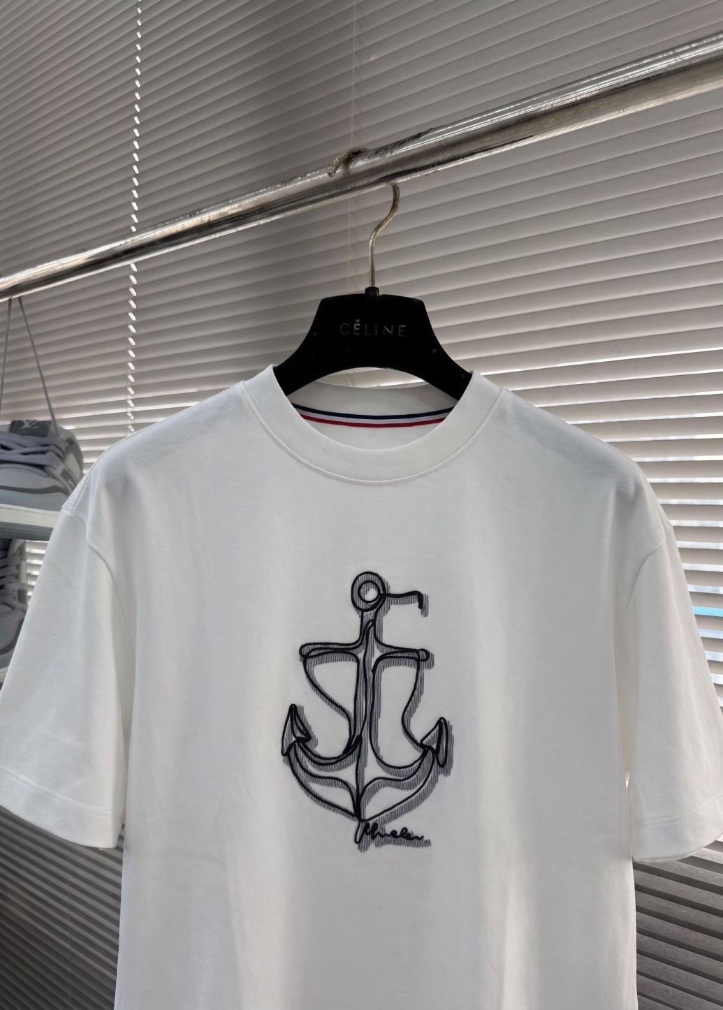 蒙口 M-3xL 26秋冬男装专柜官网新品爆款面料超好 人气推荐秋冬必备莱赛尔380克空气层卫布男士圆领短袖 正面饰有经