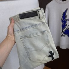 克罗心 男士牛仔裤原厂原布原洗水!进口原版水洗弹力面料,复杂的手工艺叠加,任何一个洗水环节多停留几秒都会变成完全不一样的 克罗心 男士牛仔裤原厂原布原洗水!进口原版水洗弹力面料,复杂的手工艺叠加,任何一个洗水环节多停留几秒都会变成完全不一样的