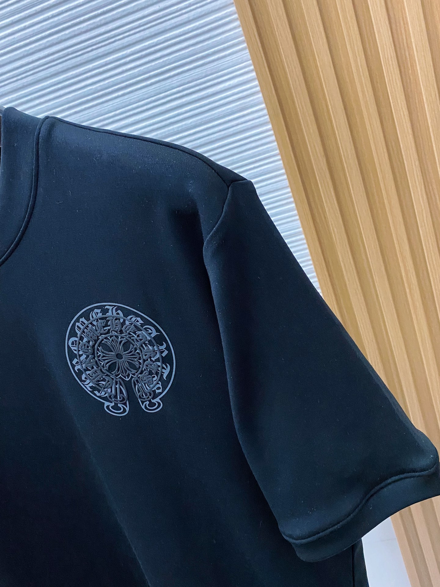克罗心 s-2xL 26秋冬男装专柜官网新品短袖打底 爆款面料超好 人气推荐秋冬必备卫布男士圆领短袖 正面饰有经典图标刺