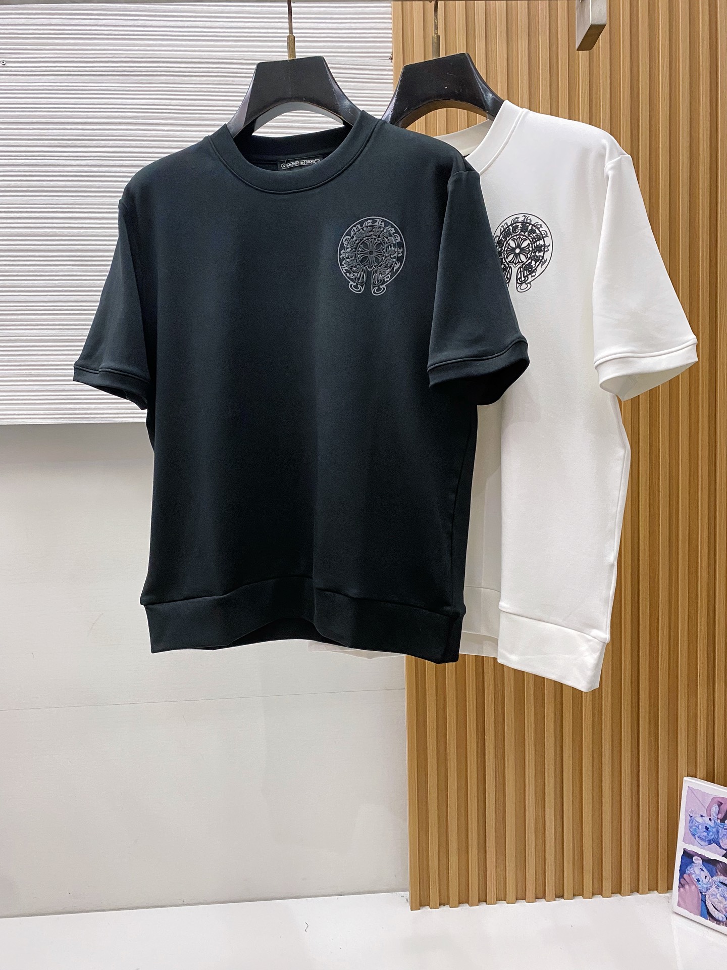 克罗心 s-2xL 26秋冬男装专柜官网新品短袖打底 爆款面料超好 人气推荐秋冬必备卫布男士圆领短袖 正面饰有经典图标刺
