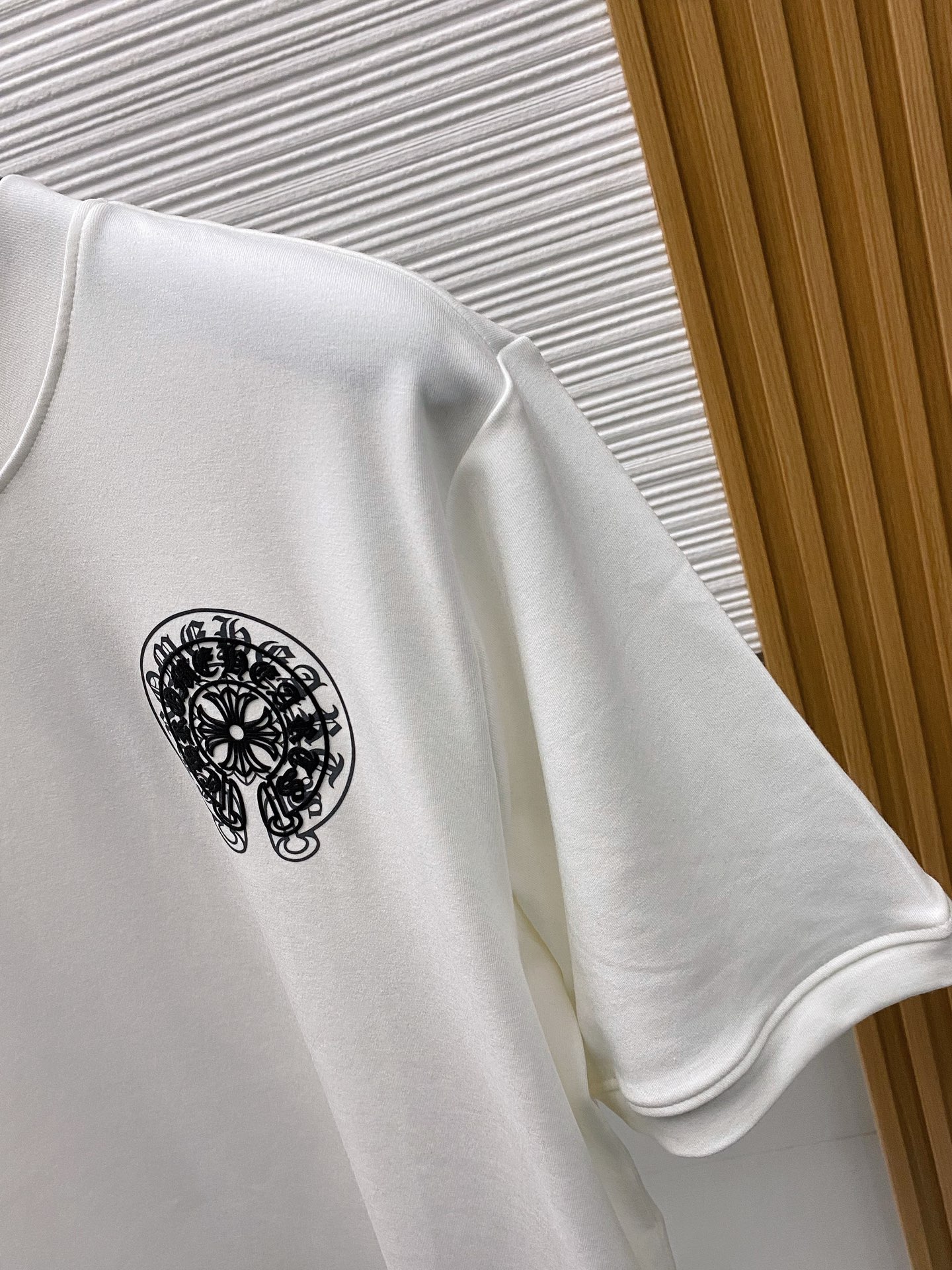 克罗心 s-2xL 26秋冬男装专柜官网新品短袖打底 爆款面料超好 人气推荐秋冬必备卫布男士圆领短袖 正面饰有经典图标刺