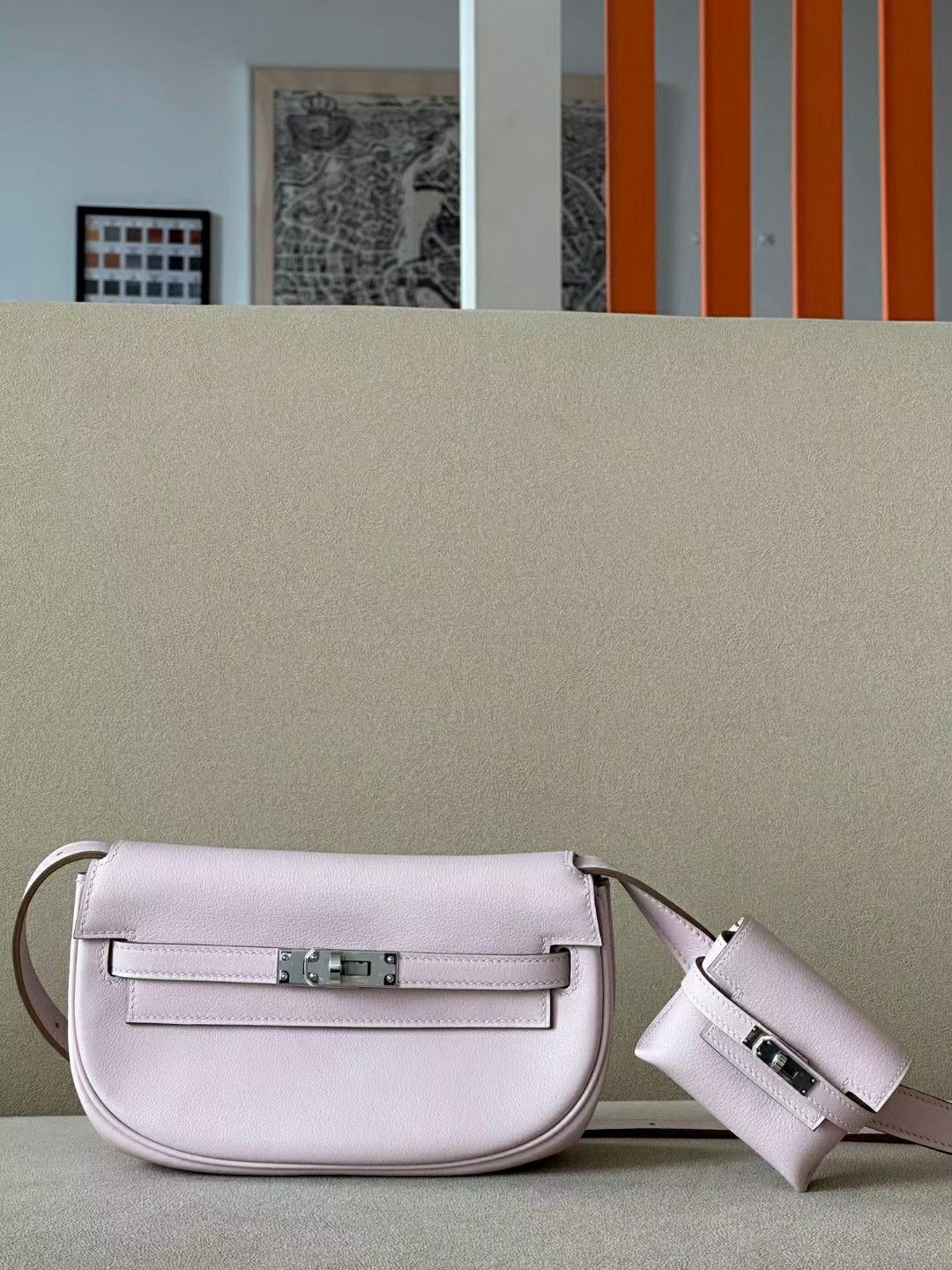 Hermès Kelly moove swift leather etoupe gray 18 fantasy pink silver buckle new model is released, can be carried on the shoulder, crossbody, and