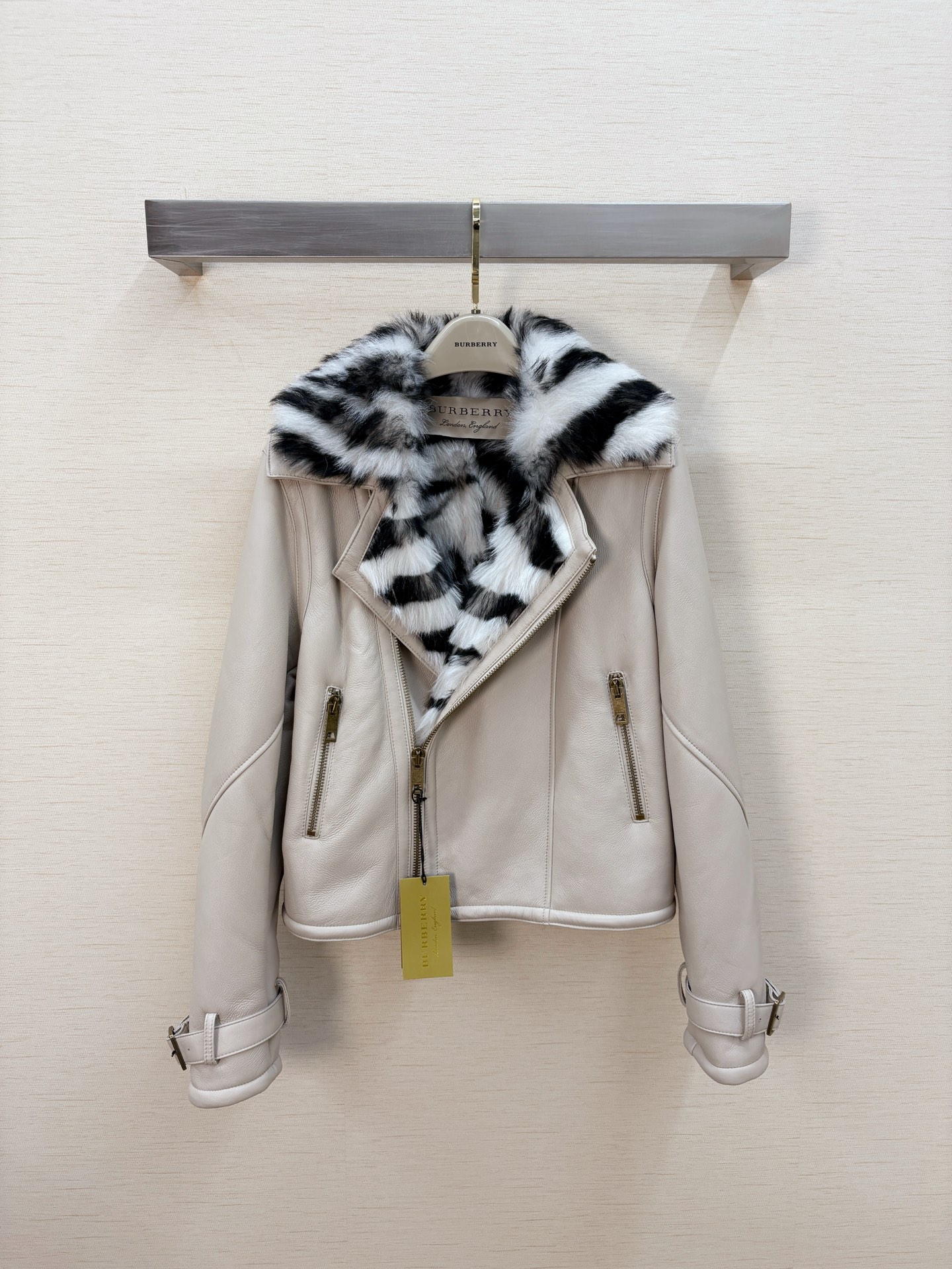 NO:636016,2025 new BURB*RRY imported fur one-piece, all real shots, Burberry-clothing, burberry,  198609092025上新BURB*RRY进口皮毛一体,全部实拍,博柏利-服装,burberry, ,Women's clothing