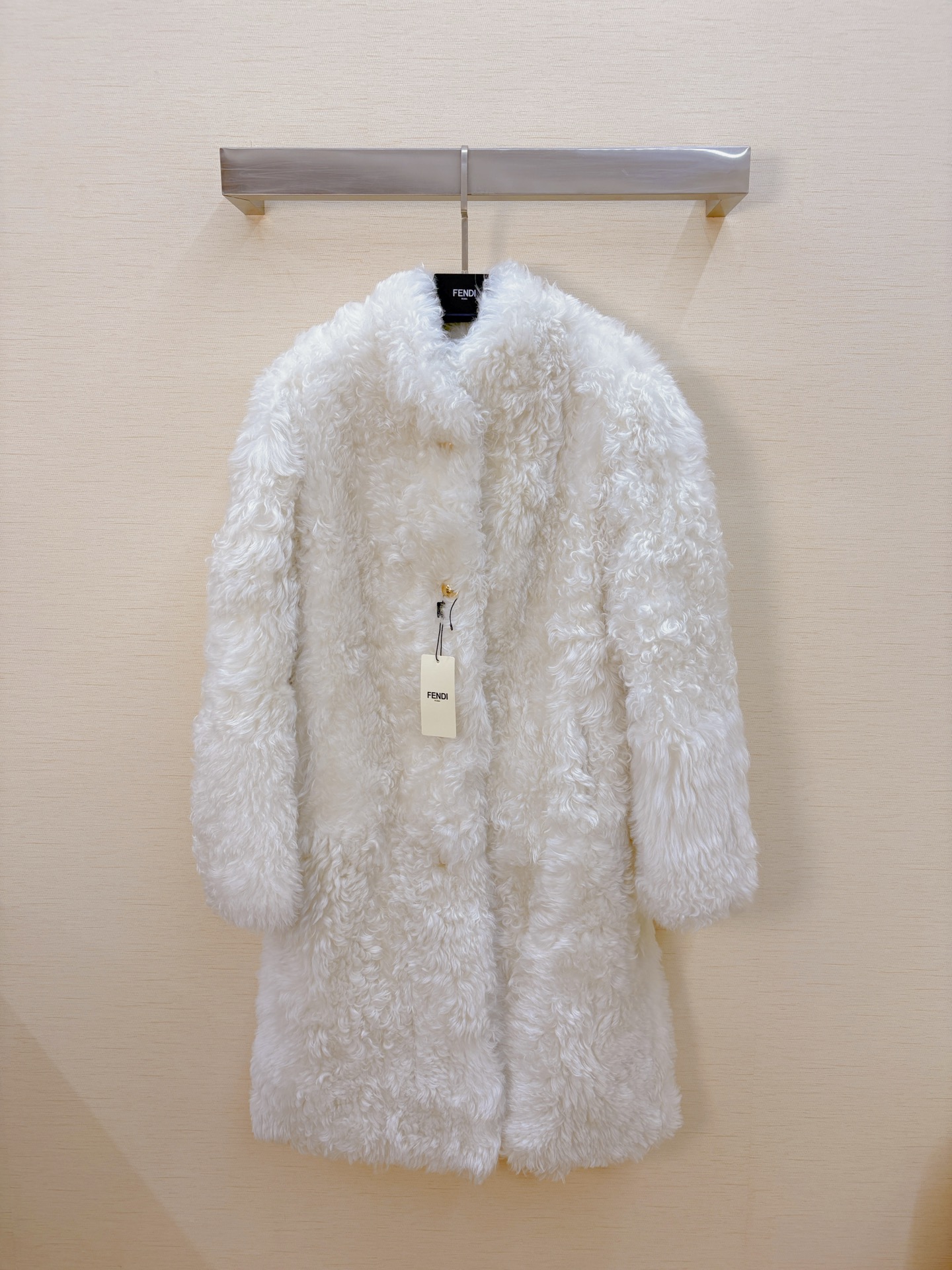 NO:636033,2025, new F*NDI fur all-in-one medium style, all real shots, Fendi-clothing, fendi, alexander wang198609092025,上新F*NDI皮毛一体中款,全部实拍,芬迪-服装,fendi,alexander wang,Women's clothing