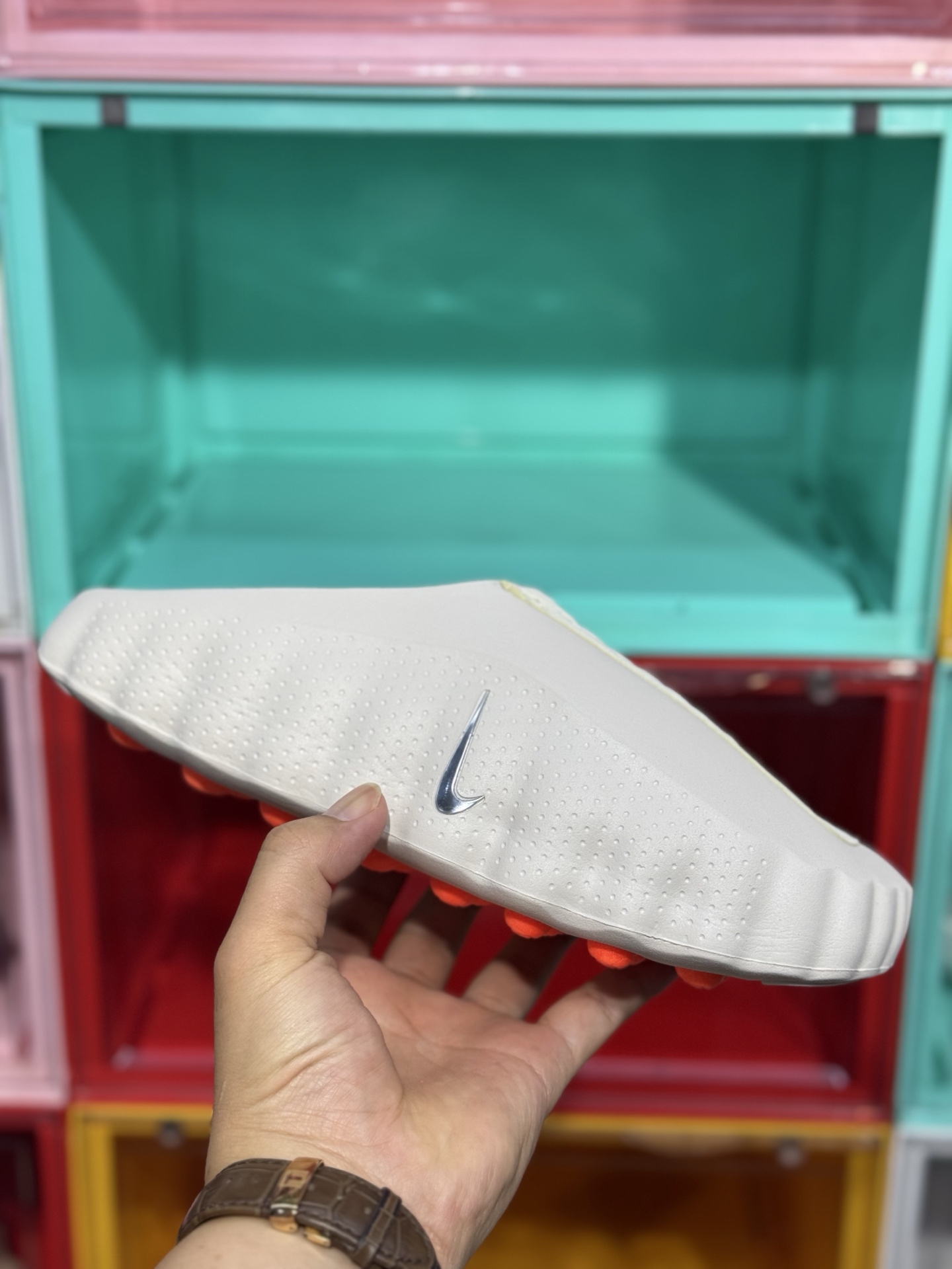 NO:781170,Available at the stall: Nike Mind 002 comfortable fit breathable training shoes for men and women, beige half-flop, size 36 37.5 38 39 40 41 42 43 44 45,19860909档口现货 Nike Mind 002 舒适贴合 透气 训练鞋 男女款 米色半拖 尺码 36 37.5 38 39 40 41 42 43 44 45,,Men's shoes
