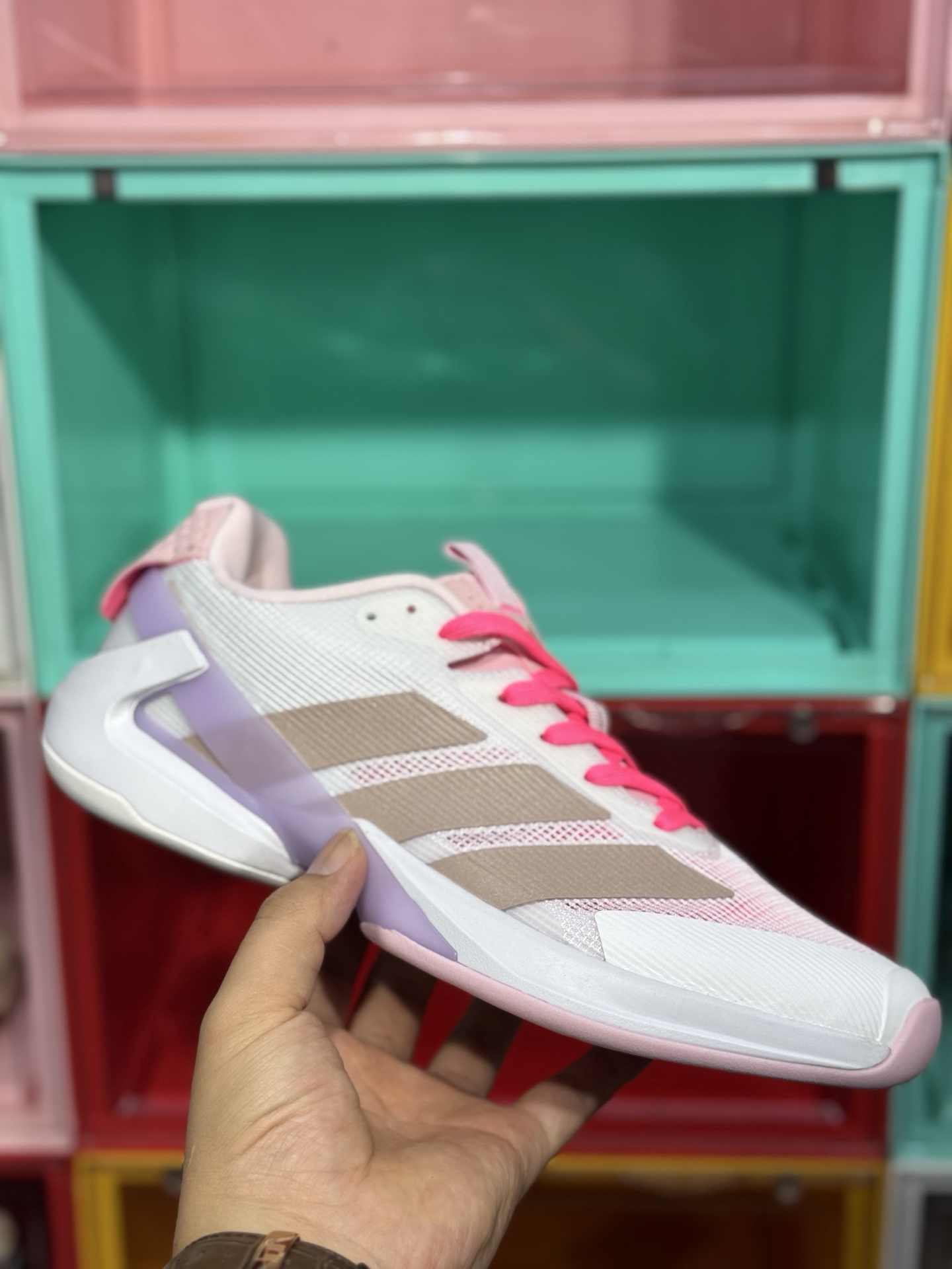 NO:781199,Adizero Ubersonic 5 is in stock at the stall. Fashionable and casual tennis shoes for men and women. Pink and white. Size: 36 36.5 37 38 38.5 39 40 40.5 41.5 42 42.5 43.5 44 44.5 45,19860909档口现货 Adizero Ubersonic 5 时尚休闲不闷脚 网球鞋 男女款 粉白色 尺码:36 36.5 37 38 38.5 39 40 40.5 41.5 42 42.5 43.5 44 44.5 45,,Men's shoes
