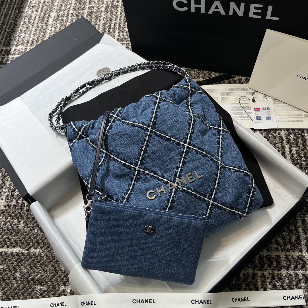 Chanel Taschen Umhängetaschen  & Schultertaschen Silber Frühling/Sommer Kollektion Lässig