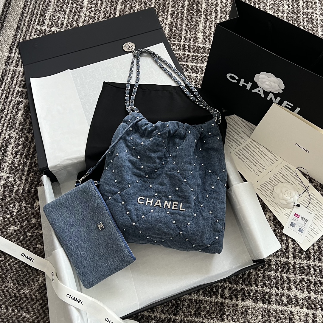 Chanel Taschen Umhängetaschen  & Schultertaschen Silber Denim Frühling/Sommer Kollektion Lässig