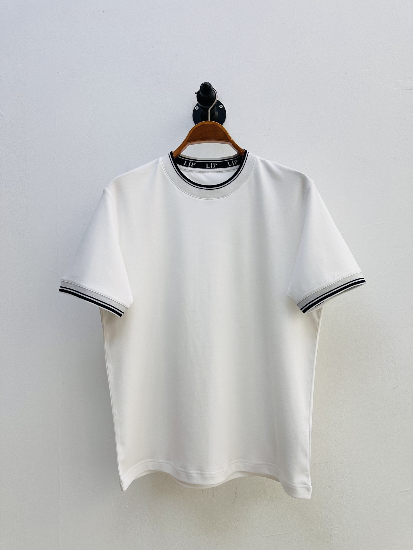 Loro Piana Vêtements T-Shirt Gris Blanc Coton Tricot mercerisé Série d’été A108270