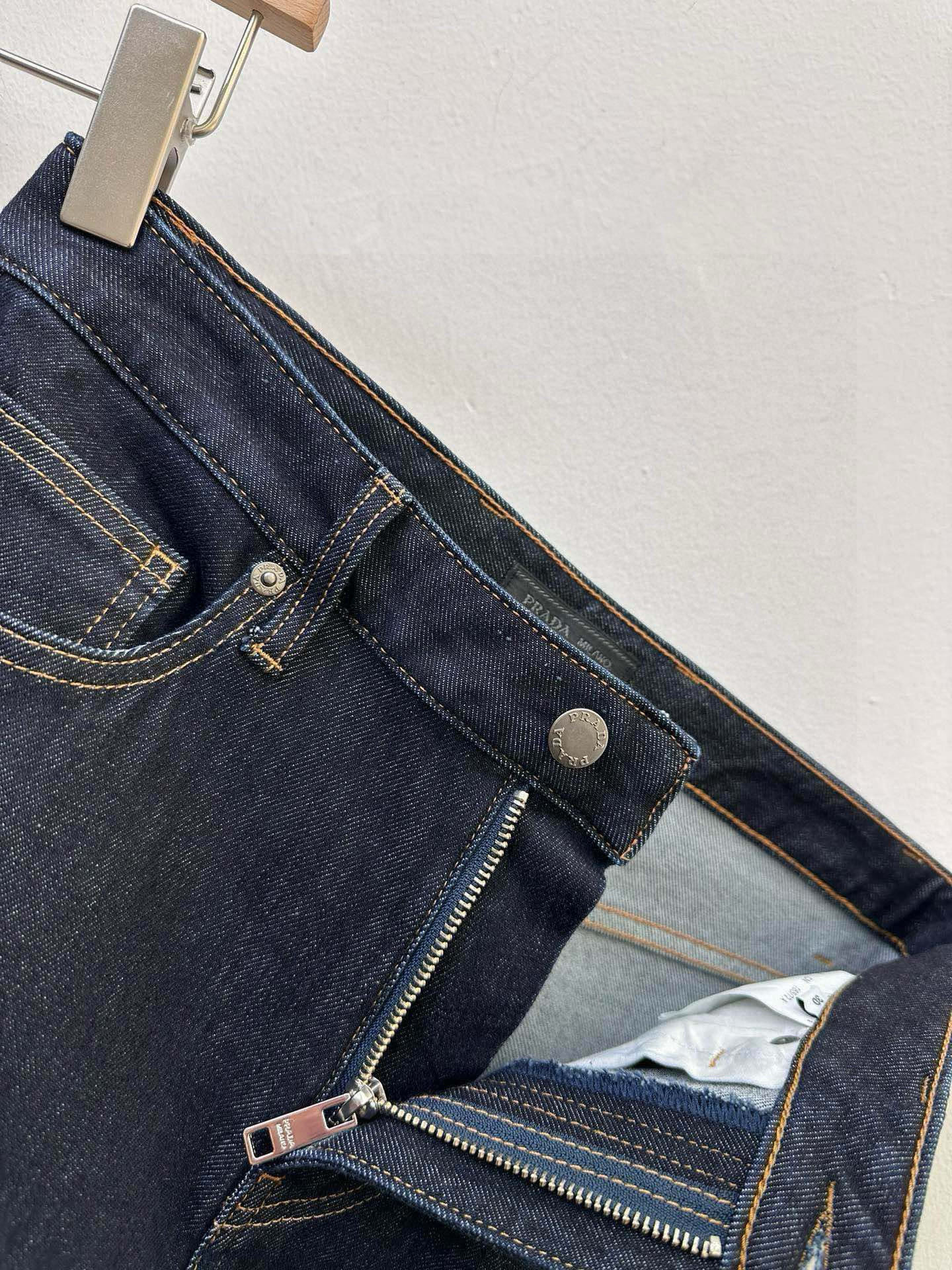 PR·五口袋丹尼牛仔裤、代工厂出品。早秋新品·经典五袋款选用日本丹宁牛仔布、有弹性、质地柔软、穿着舒适、