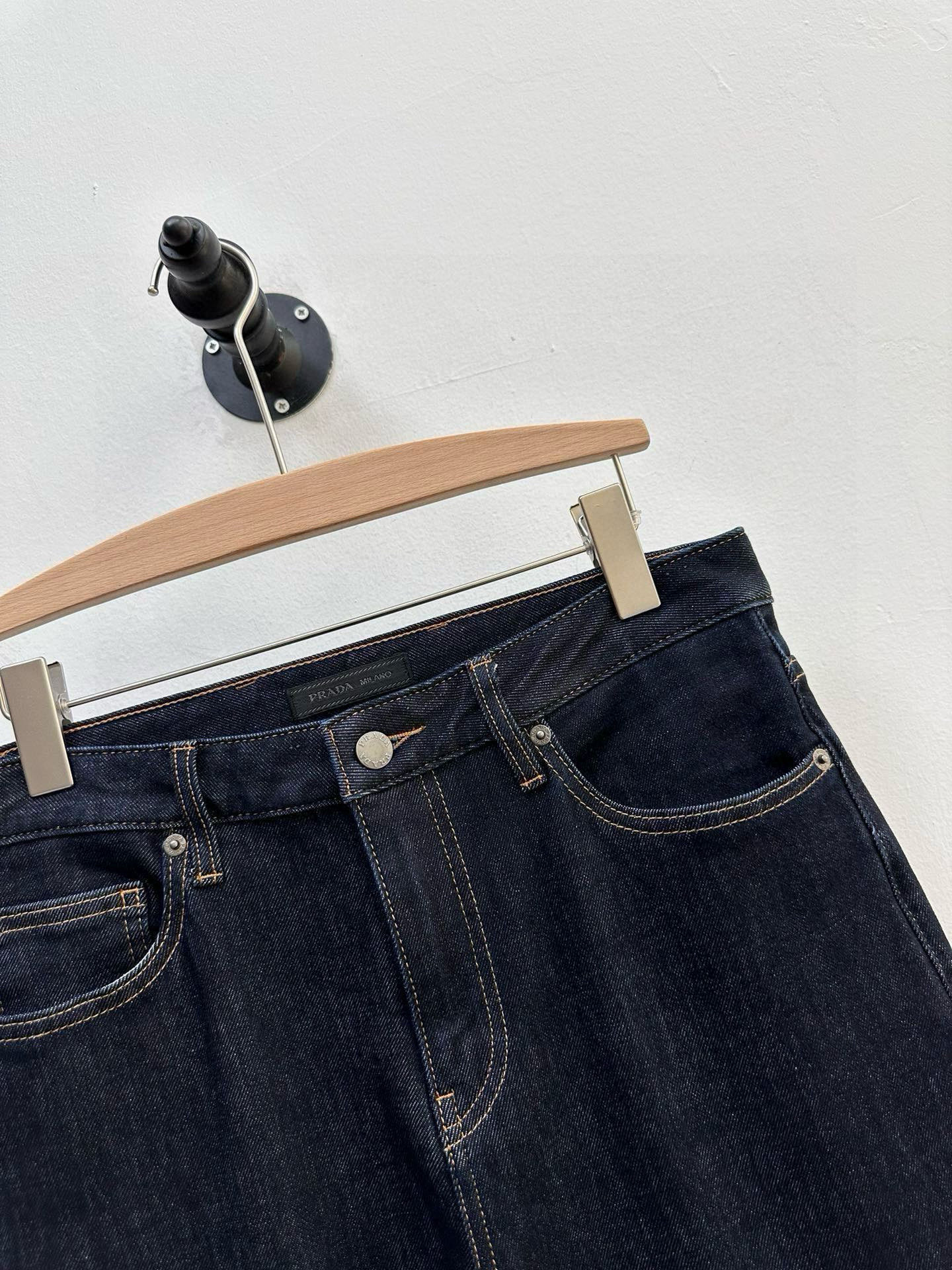 PR·五口袋丹尼牛仔裤、代工厂出品。早秋新品·经典五袋款选用日本丹宁牛仔布、有弹性、质地柔软、穿着舒适、