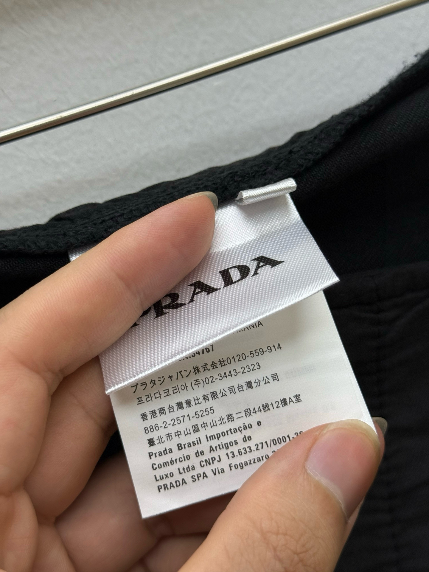 PR·水洗做旧徽标牛仔裤、代工厂出品秋季新品经典的直筒微锥版型，搭配仿旧水洗，赋予其复古与现代融合的都市