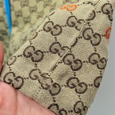 Gu·双G提花抽绳短裤、代工厂出品。 夏季新品 这款短裤以品牌经典双G Logo为核心设计元素,通过提花工艺覆盖裤身,图 Gu·双G提花抽绳短裤、代工厂出品。 夏季新品 这款短裤以品牌经典双G Logo为核心设计元素,通过提花工艺覆盖裤身,图