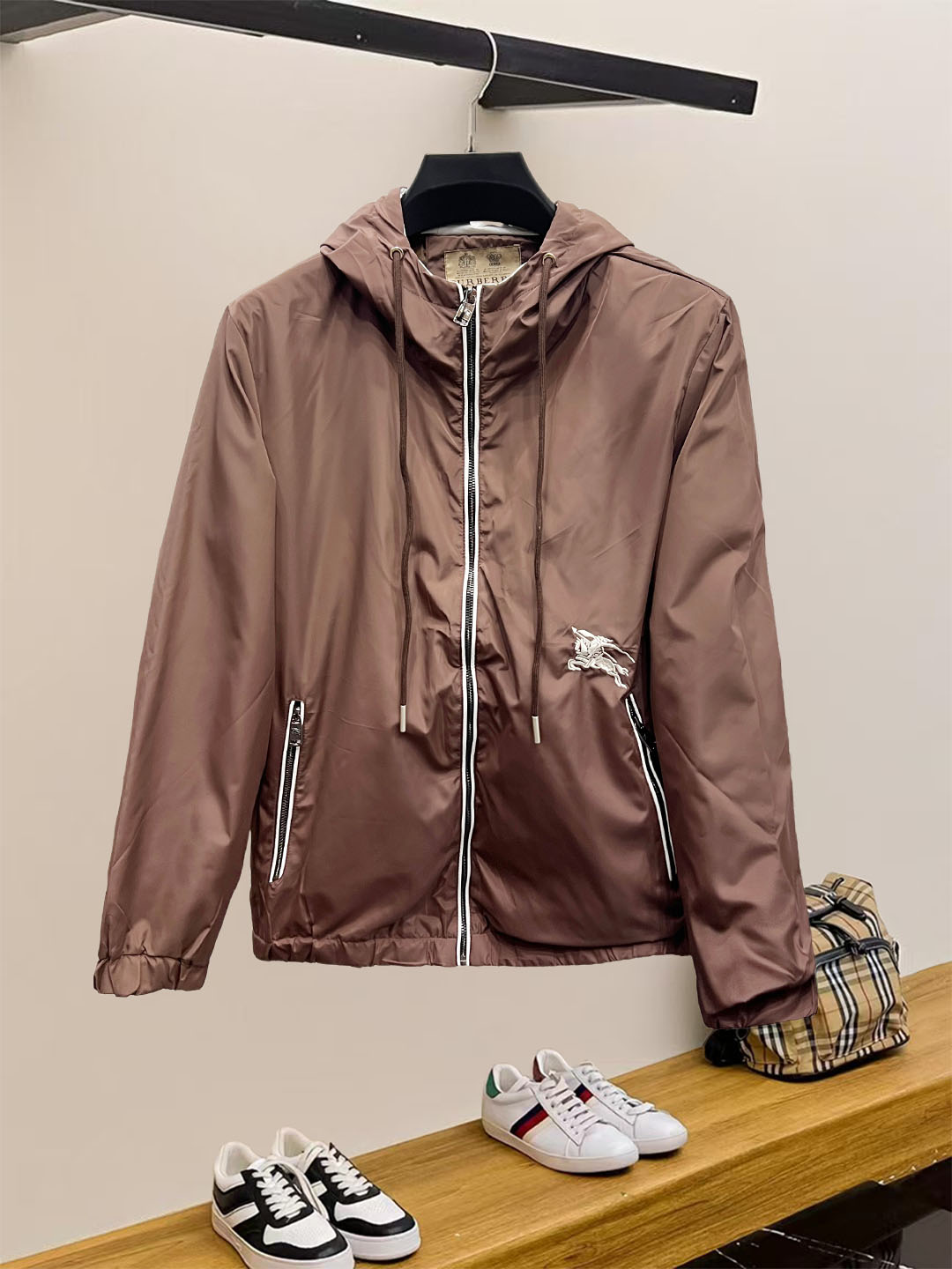 Burberry Men's Lightweight Hooded Jacket - Stylish & Comfortable