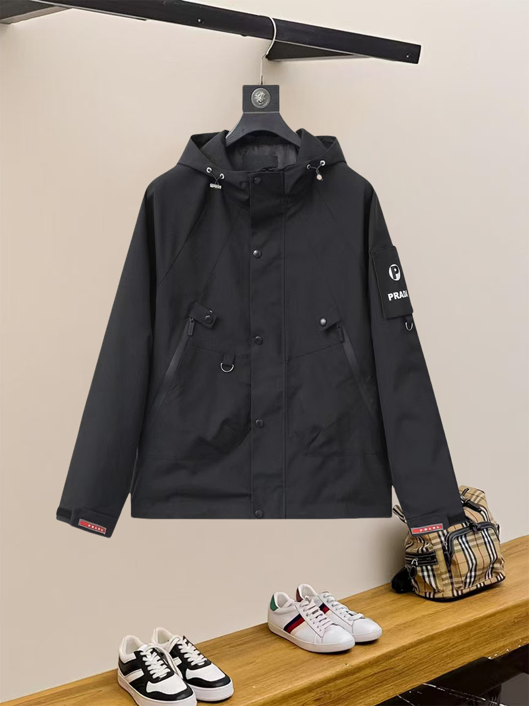 Prada 2024-25 Fall/Winter Men's Black Hooded Jacket - High-End Quality