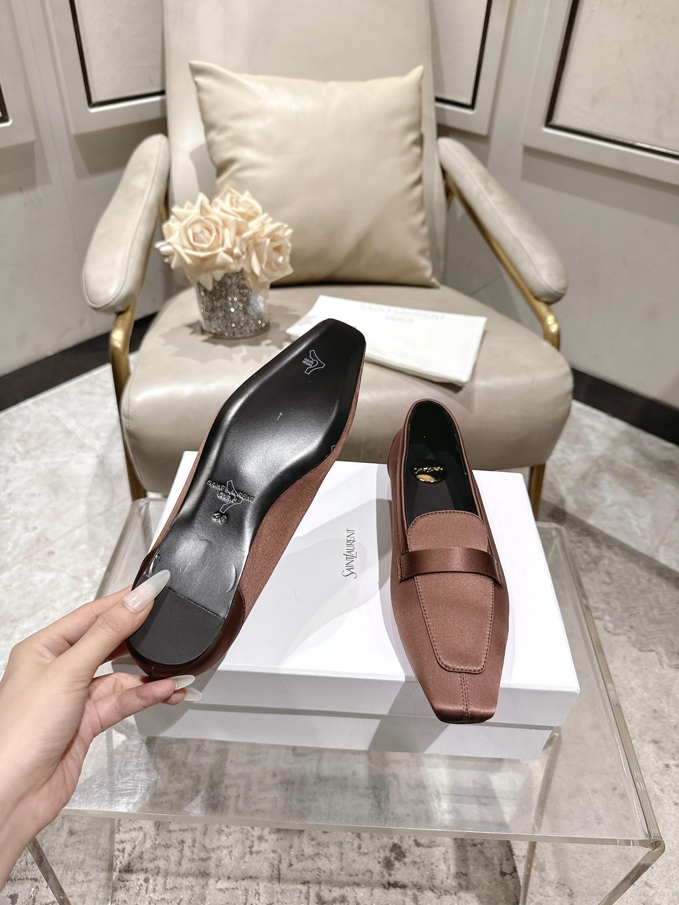Saint Laurent Classic Luxury Leather Shoe Loafer Ref 9
